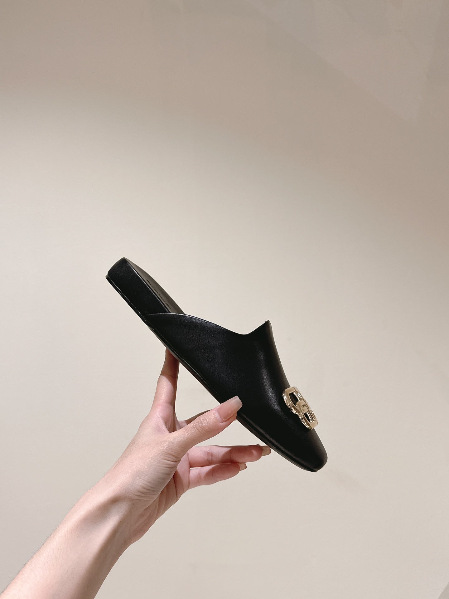 FLAT MULES IN BLACK SMOOTH CALFSKIN GOLD BUCKLE - 34
