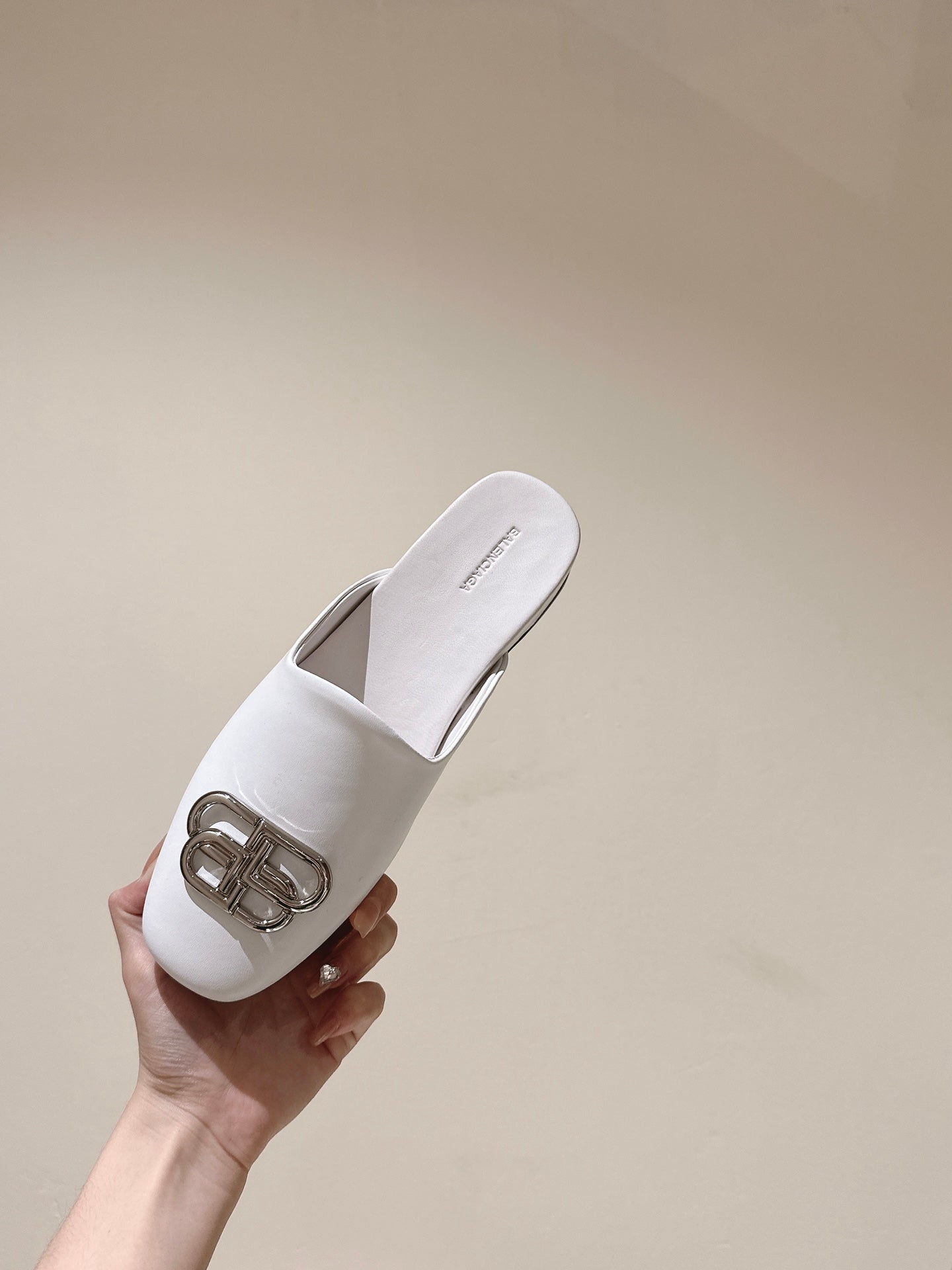FLAT MULES IN WHITE SMOOTH CALFSKIN SILVER BUCKLE - 34