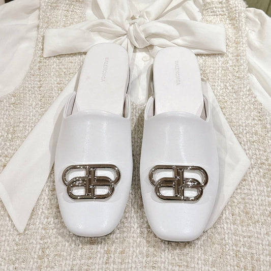 FLAT MULES IN WHITE SMOOTH CALFSKIN SILVER BUCKLE - 34
