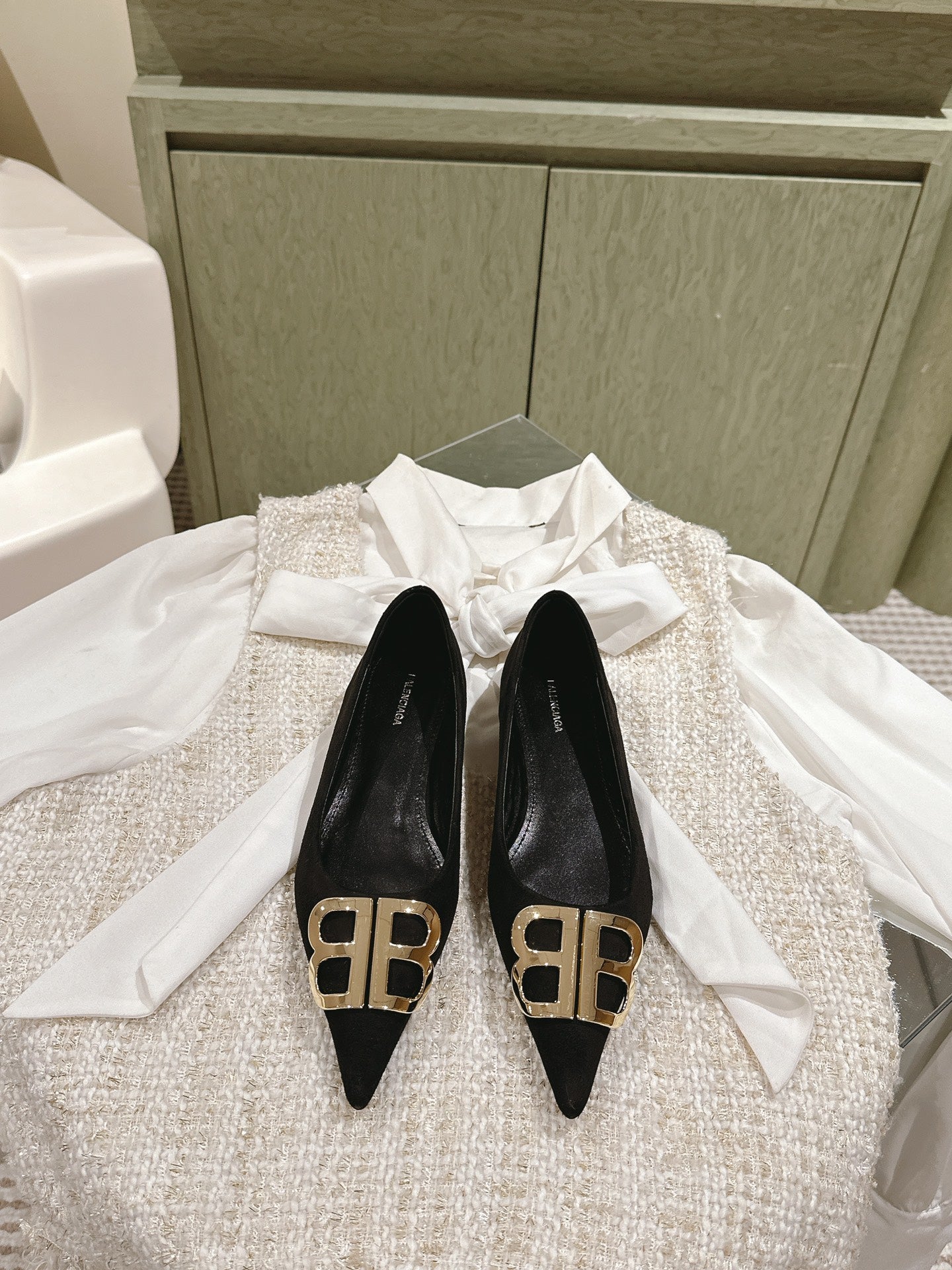 POINTED BB GOLD BUCKLE BALLET FLAT IN BLACK SUEDE - 34