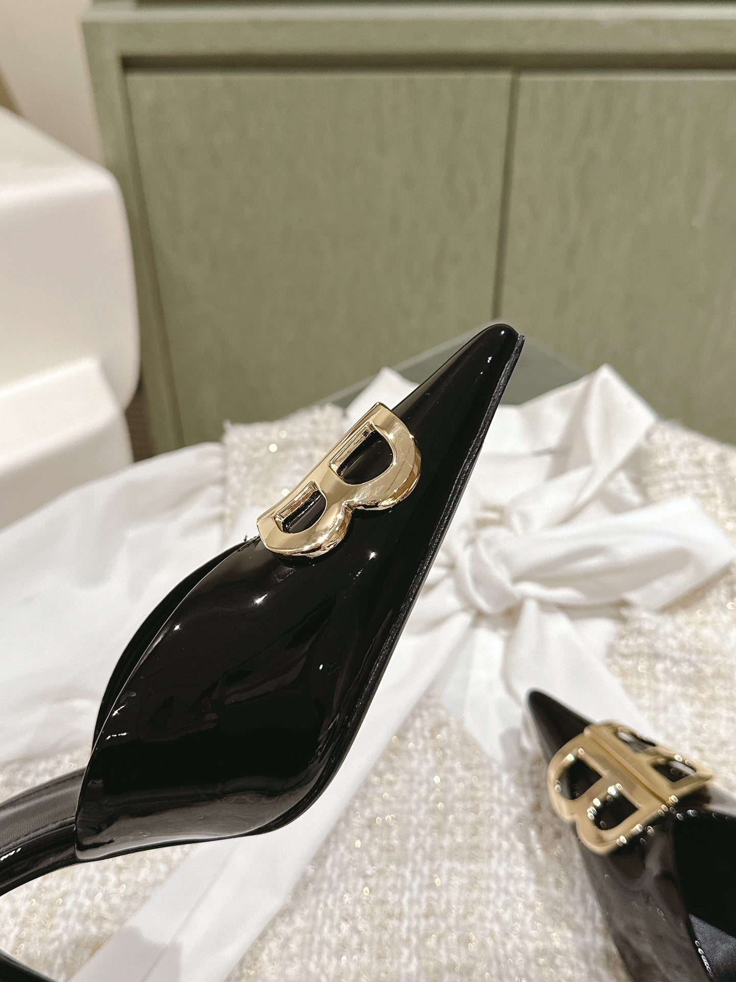 POINTED BB GOLD BUCKLE HIGH MULES IN BLACK PATENT CALFSKIN - 34