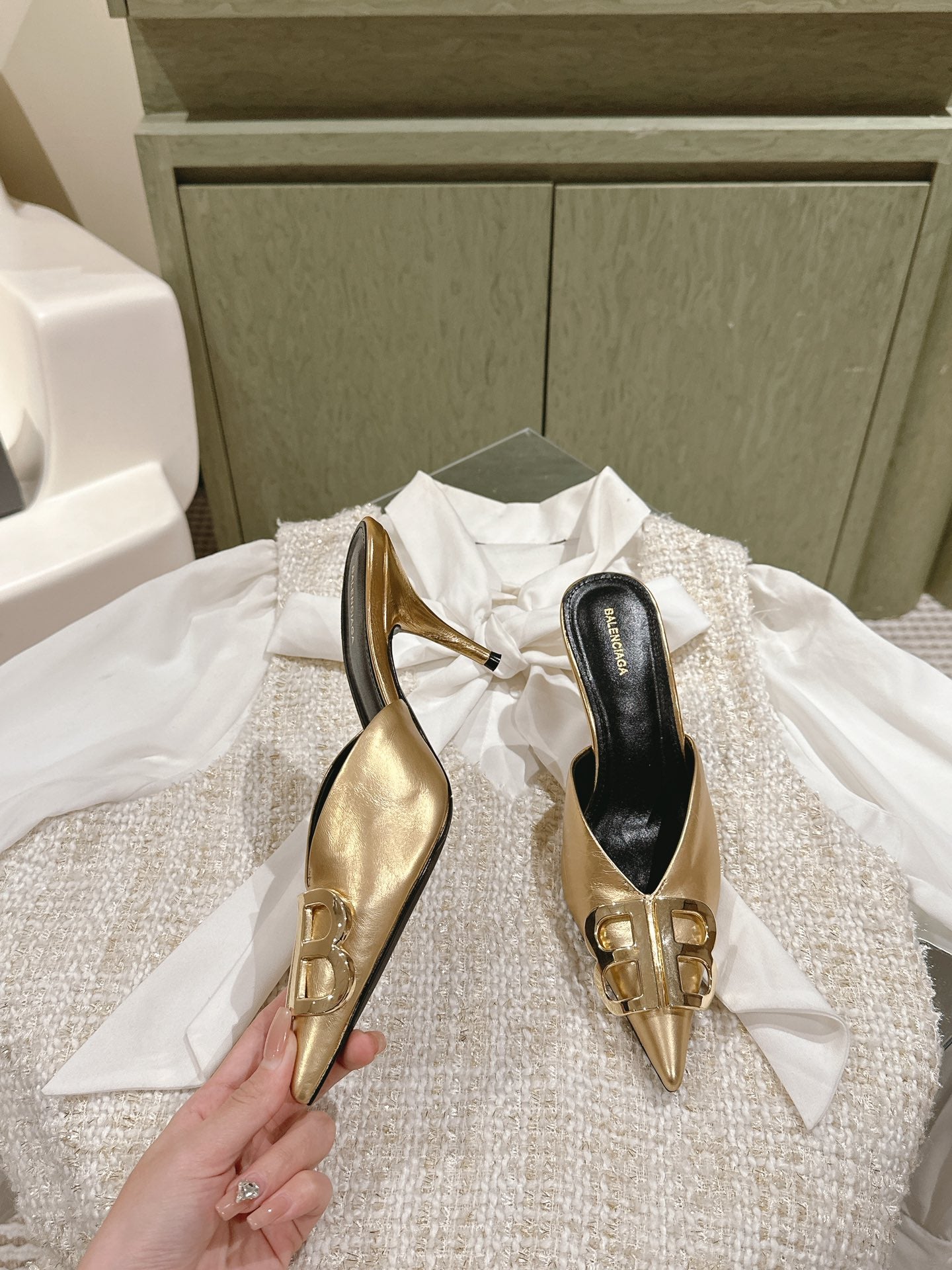 POINTED BB GOLD BUCKLE HIGH MULES IN GOLD METALLIC CALFSKIN - 34