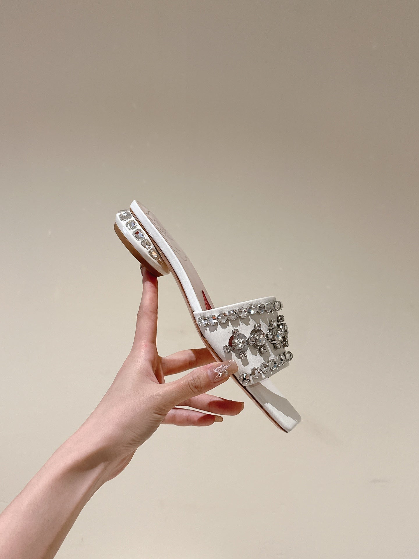 TRUMPET METALLIC MULES IN WHITE SMOOTH CALFSKIN WITH EMBELLISHED BUCKLE - 35