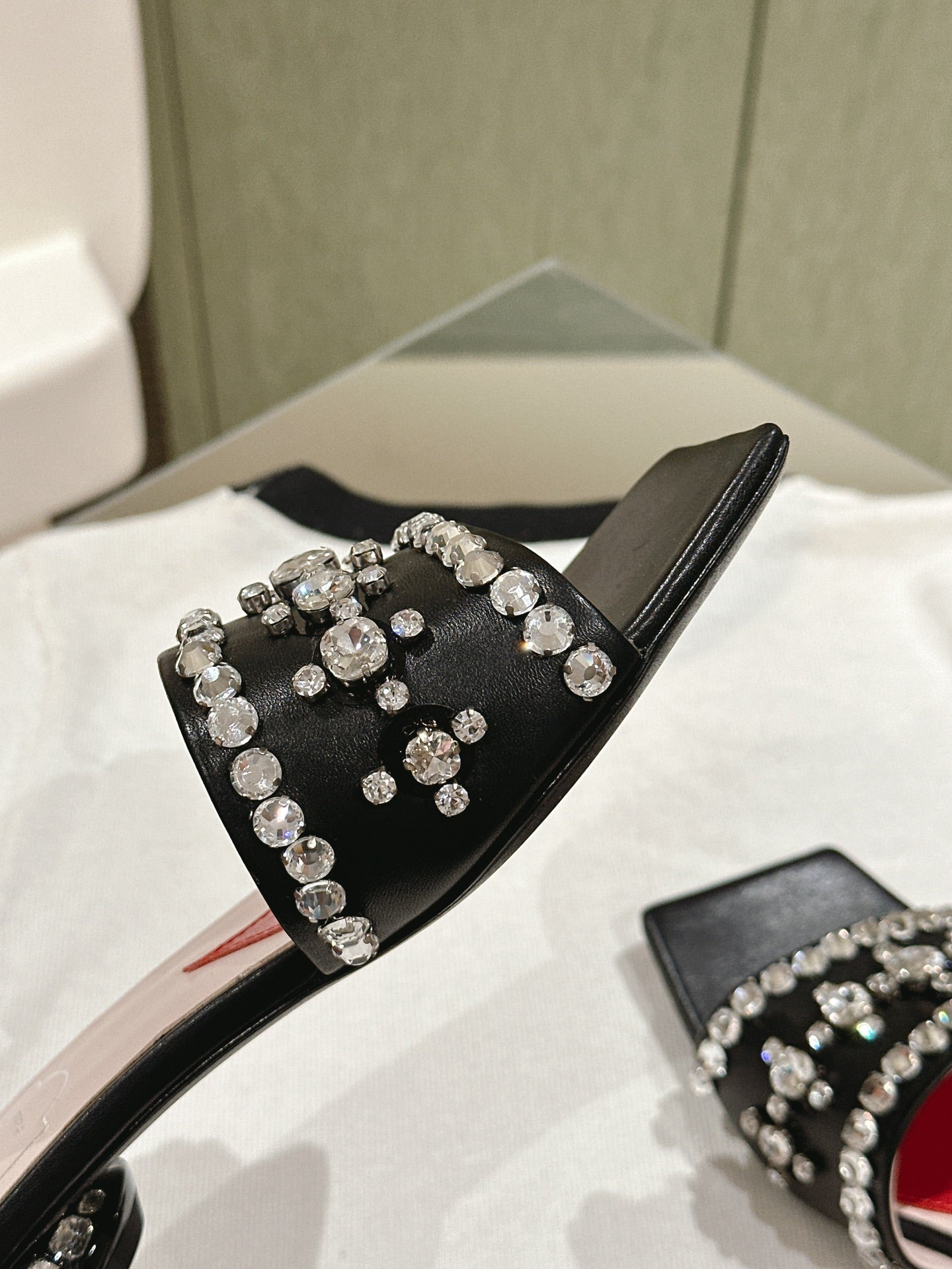 TRUMPET METALLIC MULES IN BLACK PATENT CALFSKIN WITH EMBELLISHED BUCKLE - 35