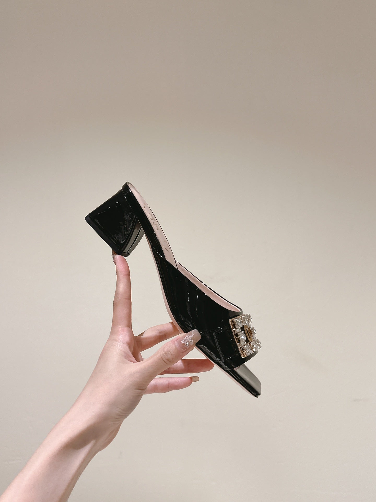 CRYSTAL HEEL MULE IN BLACK PATENT CALFSKIN WITH EMBELLISHED BUCKLE - 35