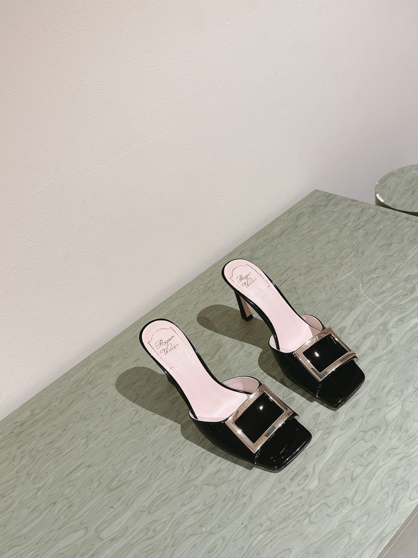 TRUMPET METALLIC MULES IN BLACK PATENT CALFSKIN - 34