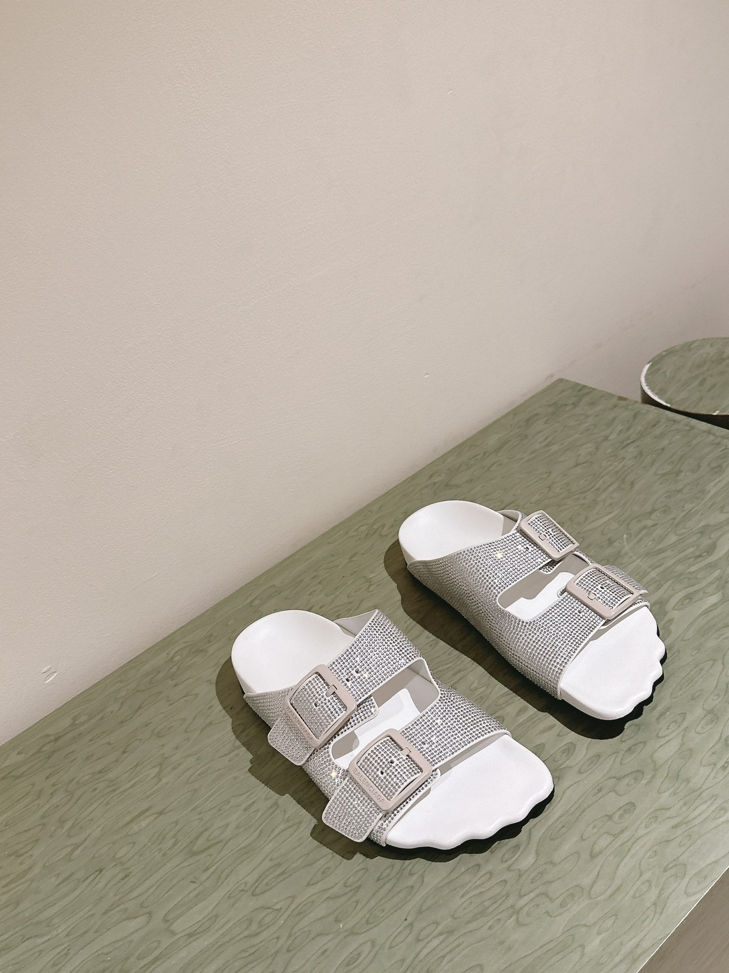 BIRKENSTOCK SLIPPERS ATTACHED RHINESTONES IN WHITE CALFSKIN - 35