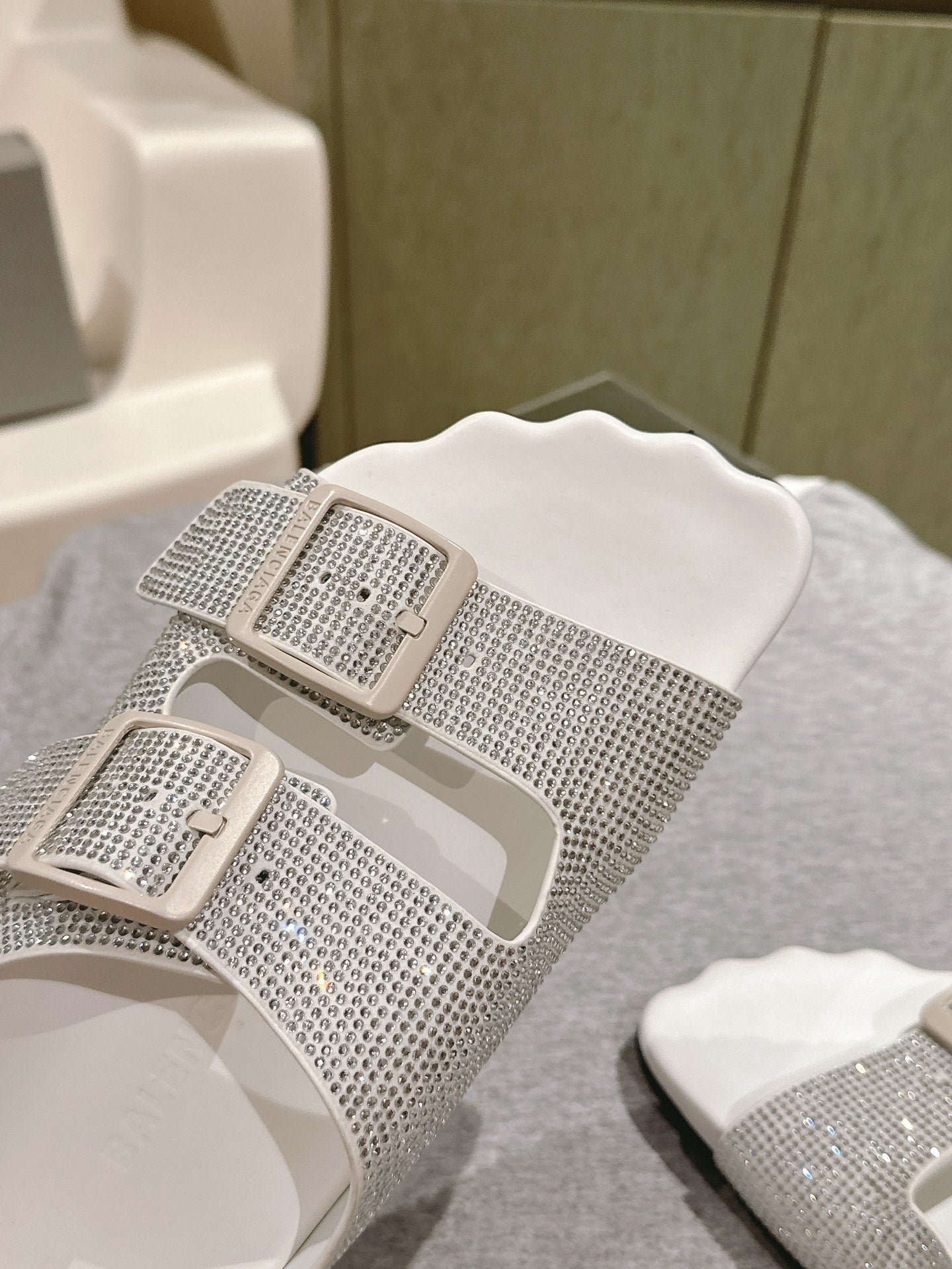 BIRKENSTOCK SLIPPERS ATTACHED RHINESTONES IN WHITE CALFSKIN - 35