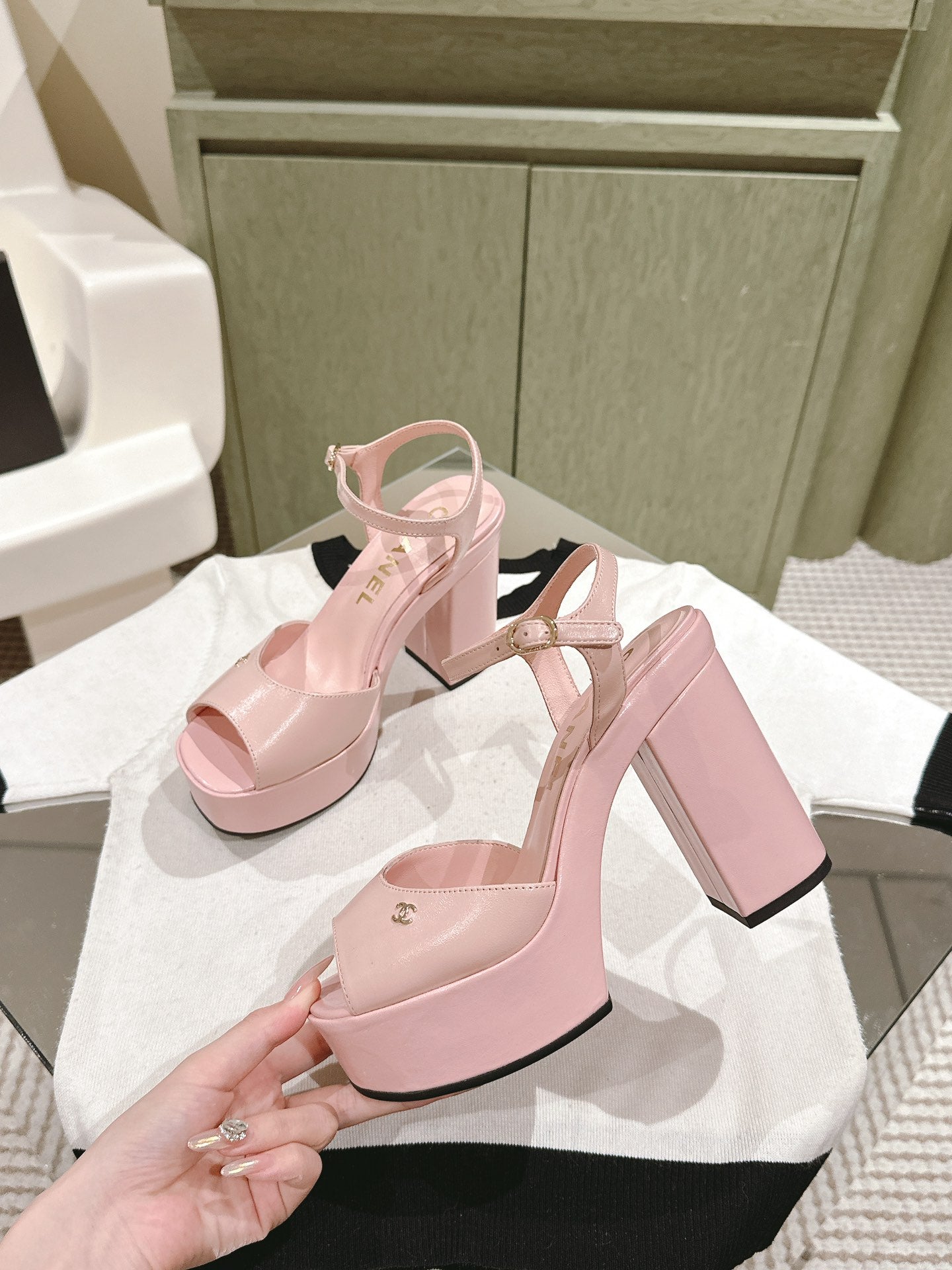 CC HIGH SANDAL LIGHT PINK CALFSKIN - 35