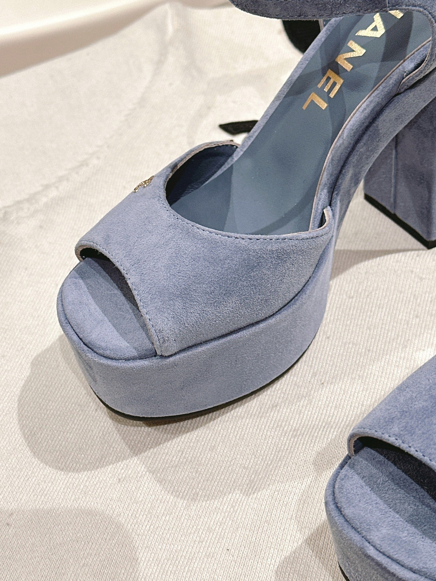 CC HIGH SANDAL SAPHIRE BLUE SUEDE CALFSKIN - 35