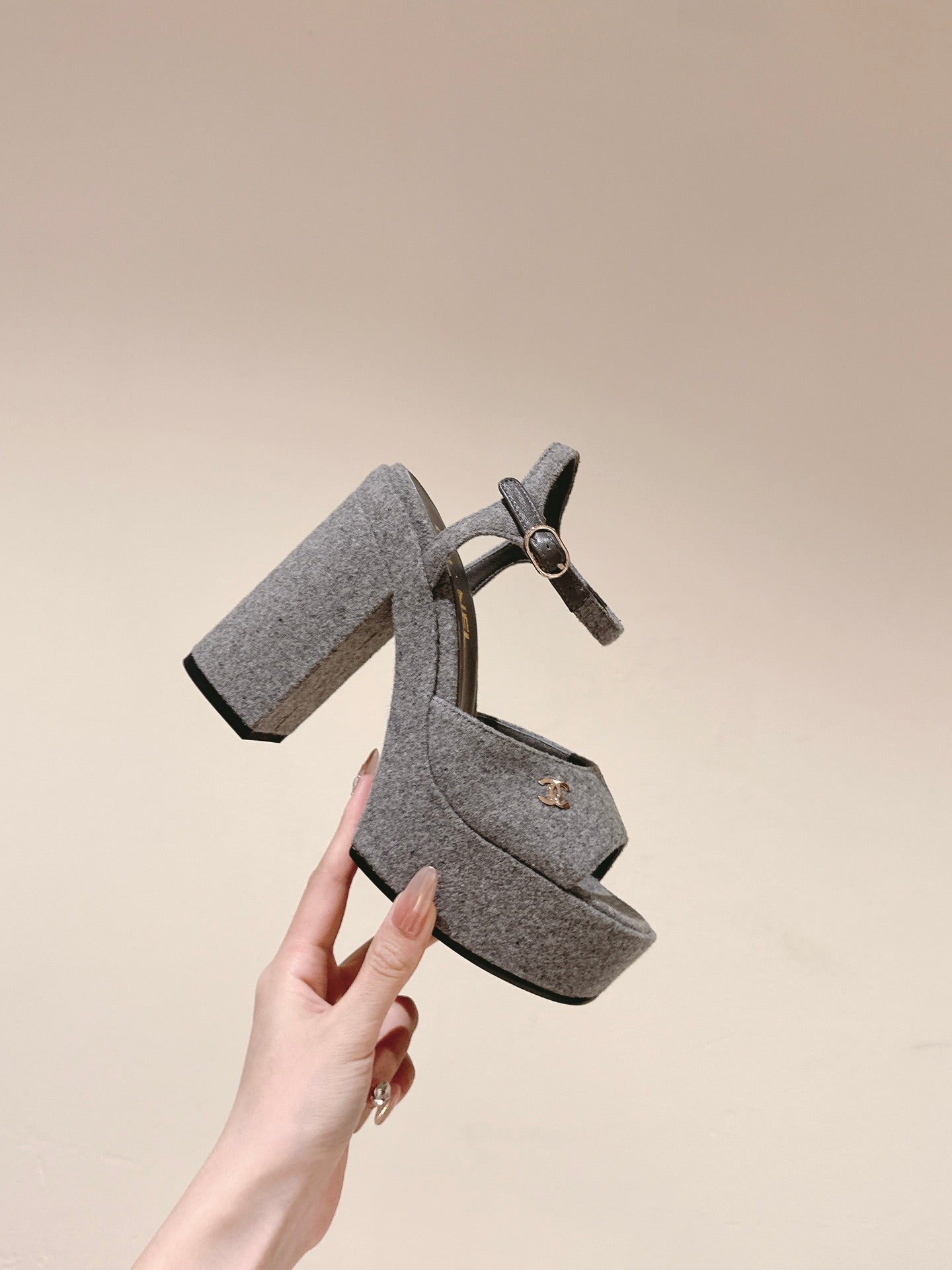 CC HIGH SANDAL GREY SUEDE CALFSKIN - 35