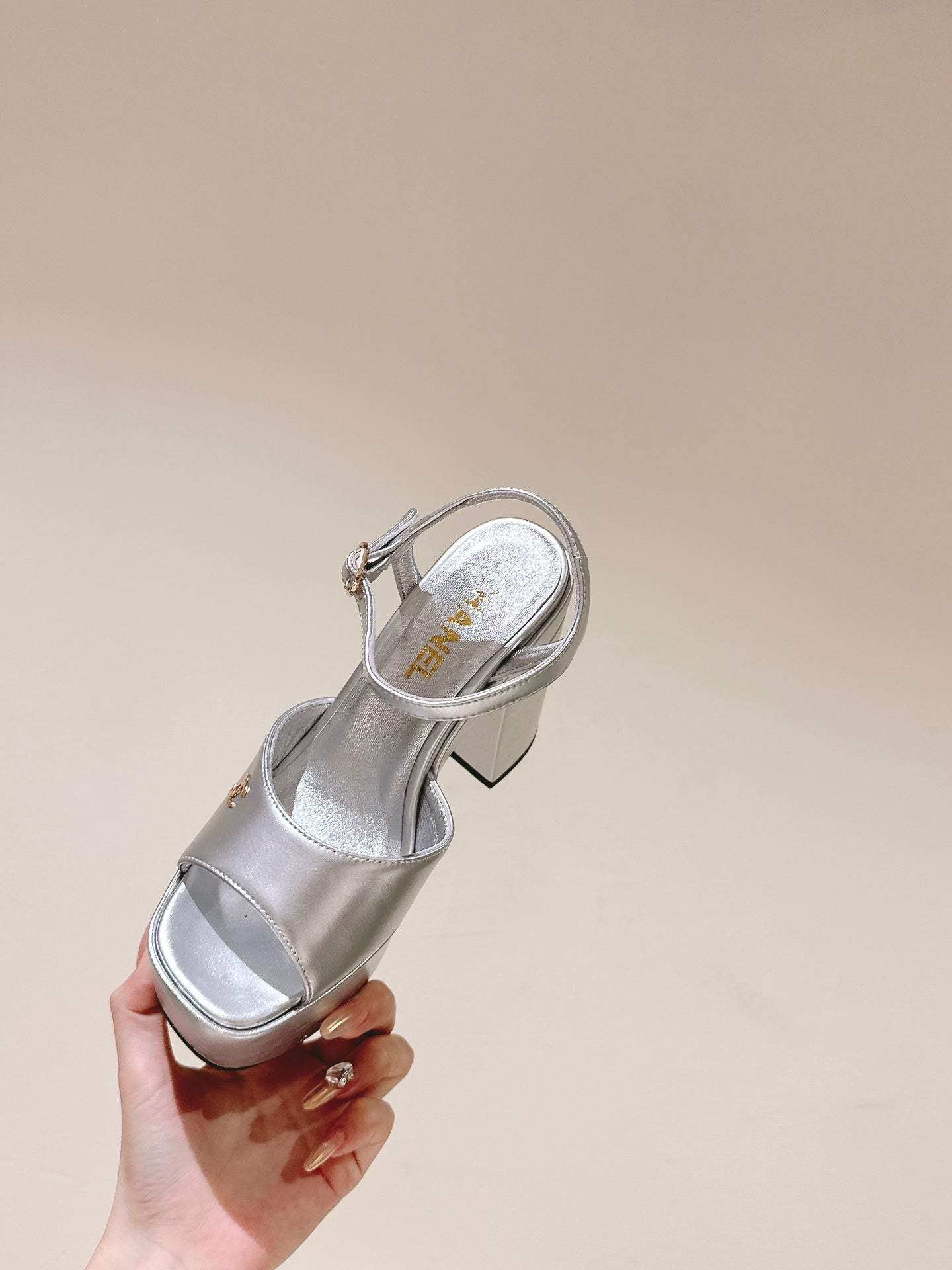 CC HIGH SANDAL SILVER CALFSKIN - 35
