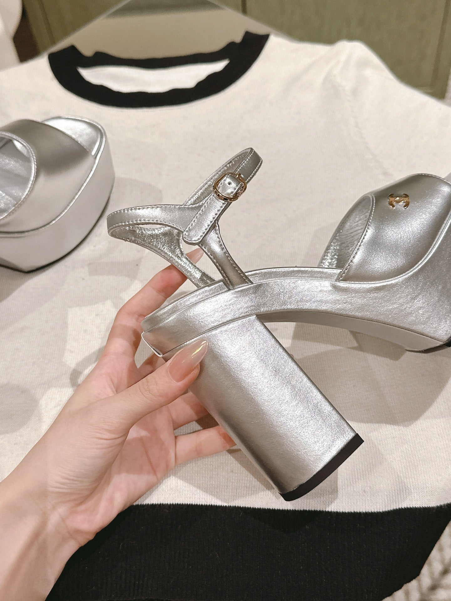 CC HIGH SANDAL SILVER CALFSKIN - 35