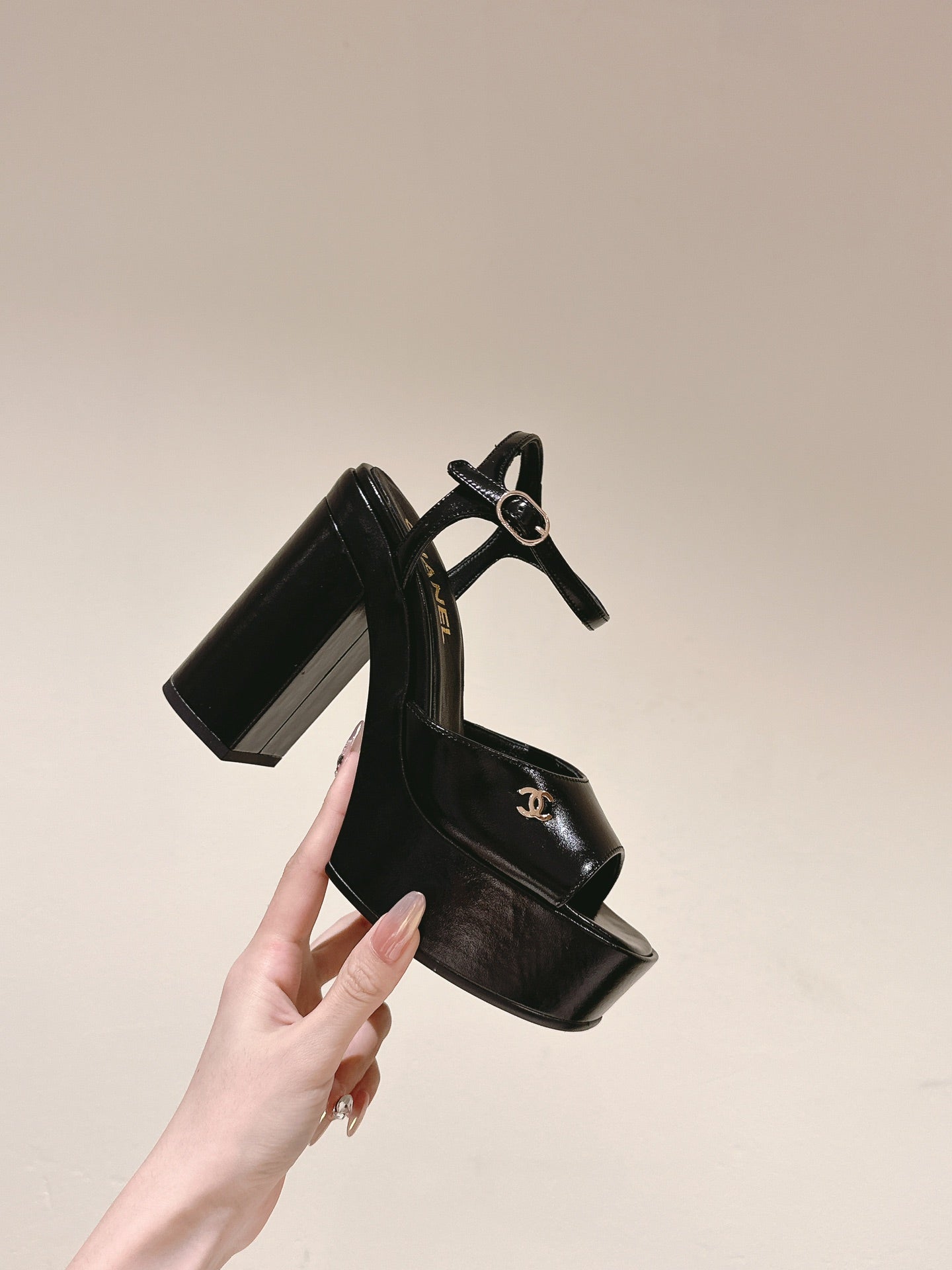 CC HIGH SANDAL BLACK CALFSKIN - 35