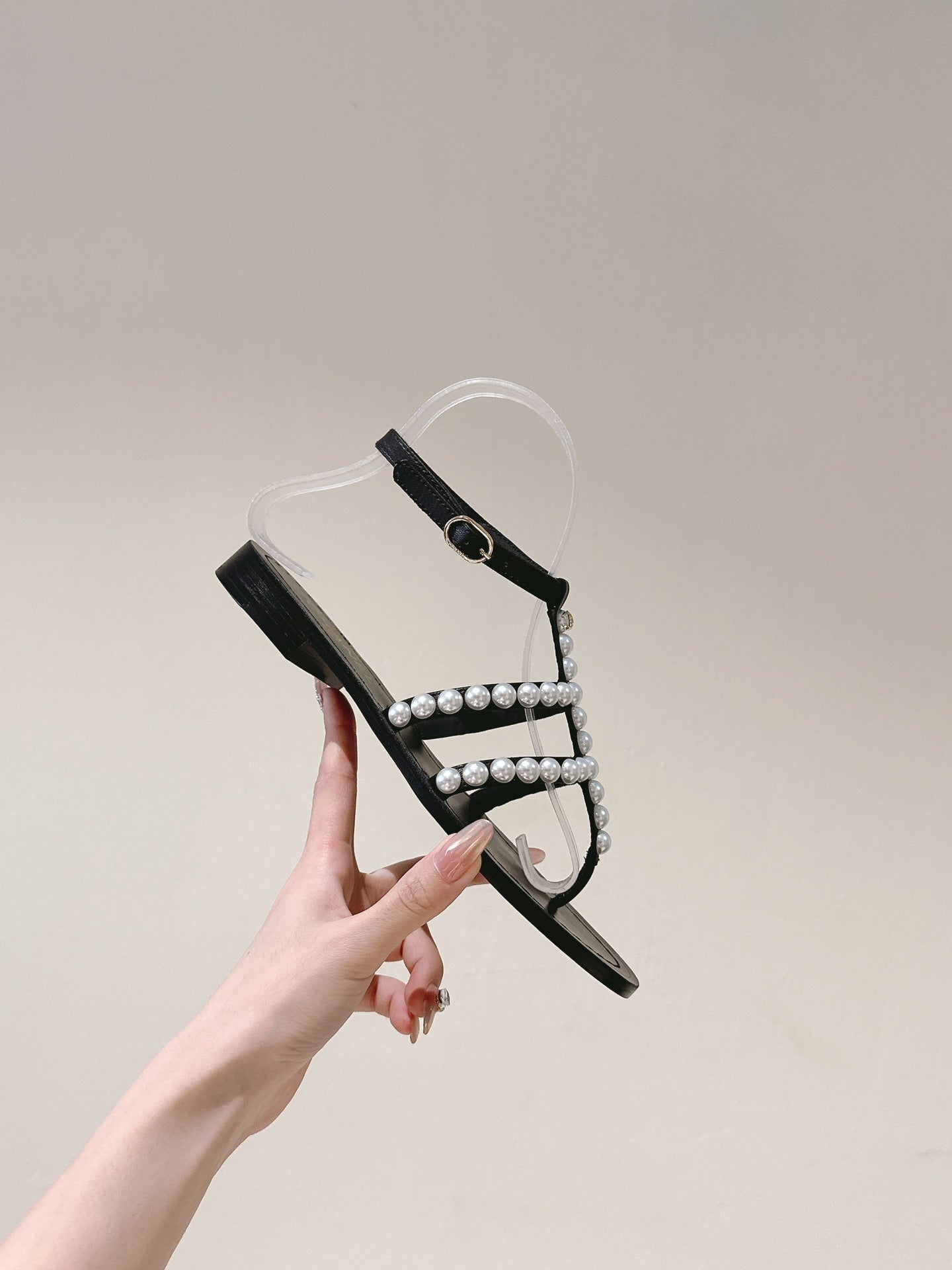 CC SANDALS PEARL ROMAN IN BLACK LAMBSKIN - 35