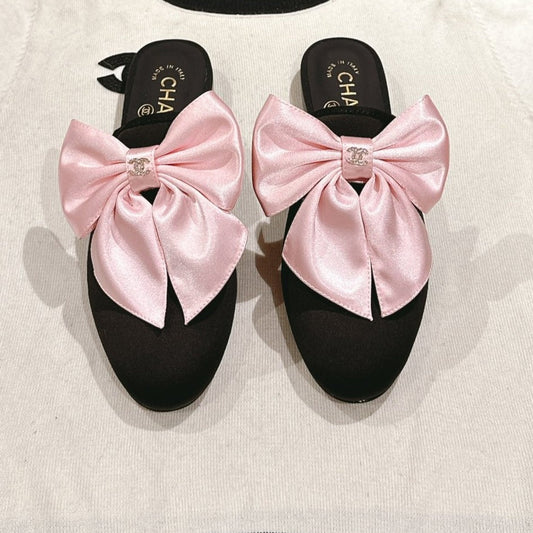 CC MULE WITH SILK LIGHT PINK BOW AND BLACK LAMBSKIN - 35