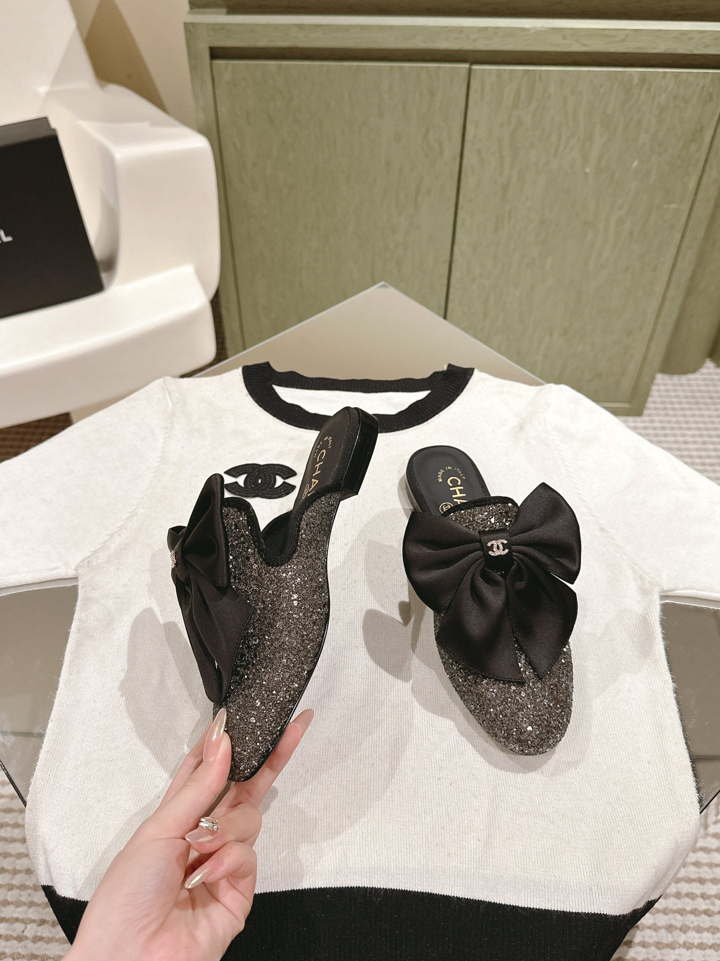 CC JEWELED MULE WITH SILK BOW AND BLACK LAMBSKIN - 35