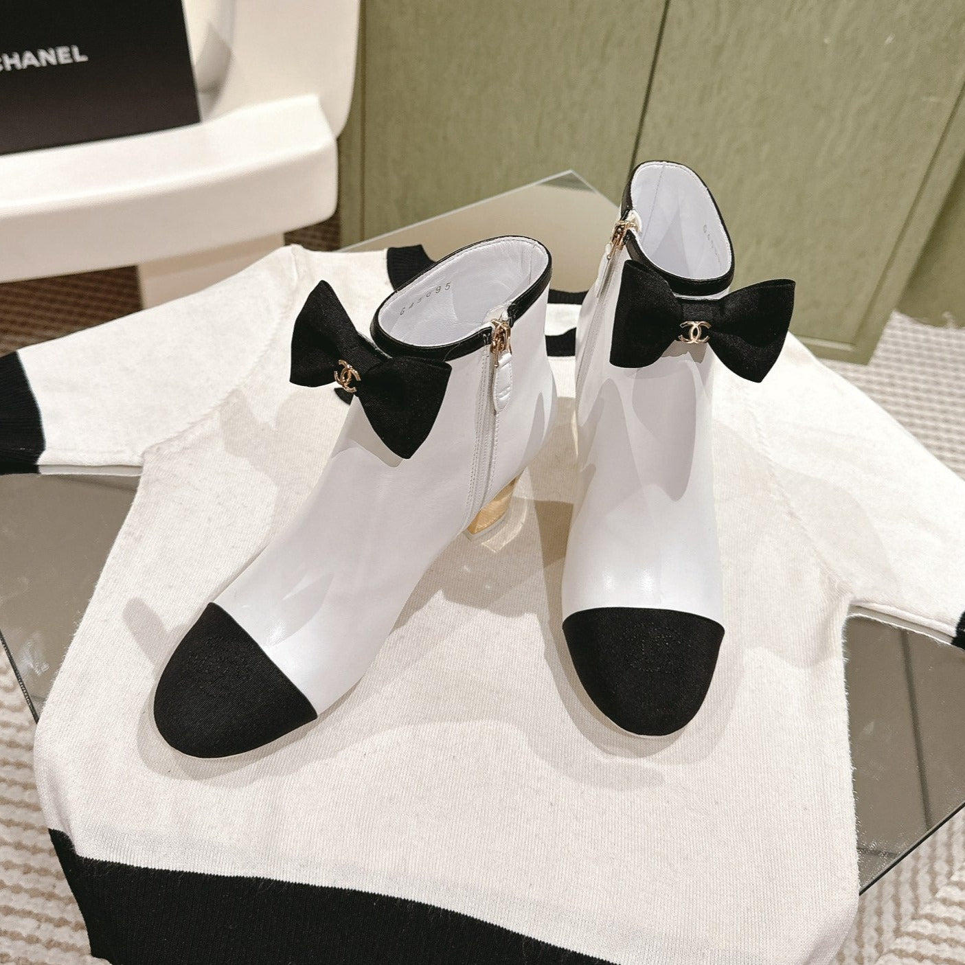 CC SHORT BOOST WHITE PURE LAMBSKIN - 35