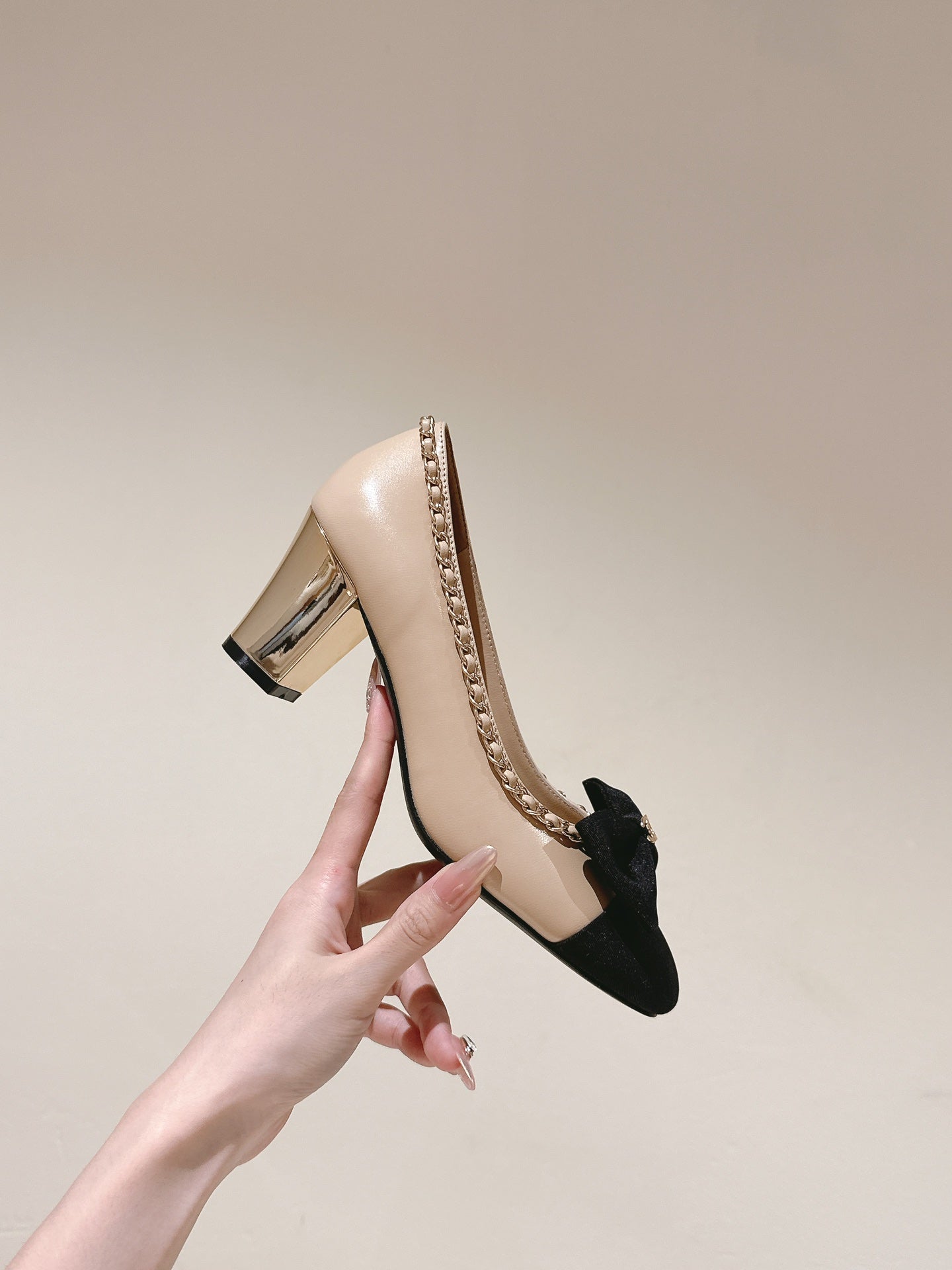 CC HIGH HEELS BEIGE CREAM CALFSKIN AND FABRIC - 35