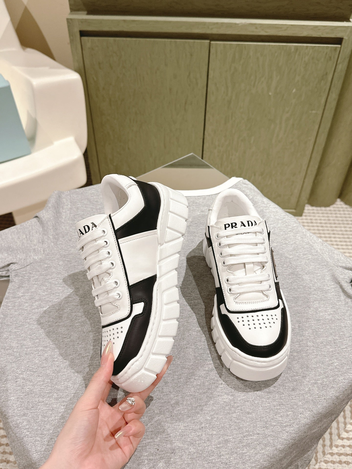 PRA FLATFORM SNEAKERS BLACK AND WHITE CALFSKIN - 35