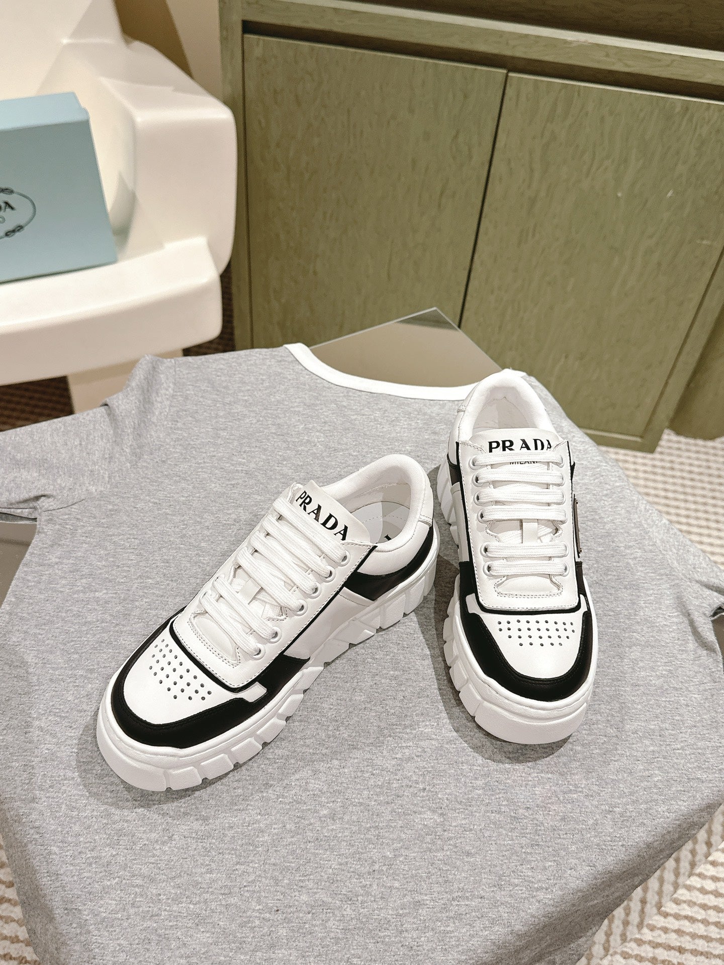 PRA FLATFORM SNEAKERS BLACK AND WHITE CALFSKIN - 35