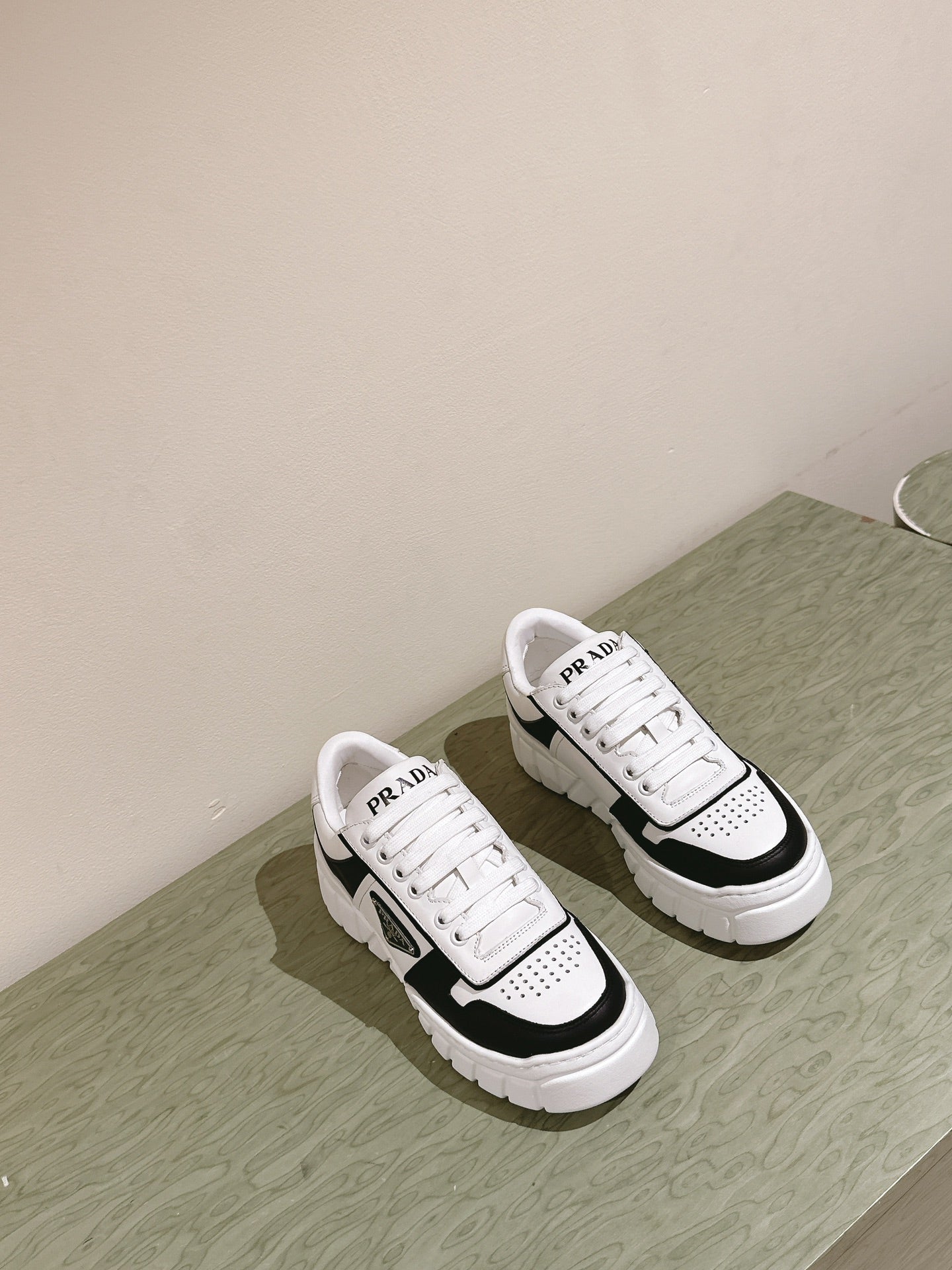 PRA FLATFORM SNEAKERS BLACK AND WHITE CALFSKIN - 35