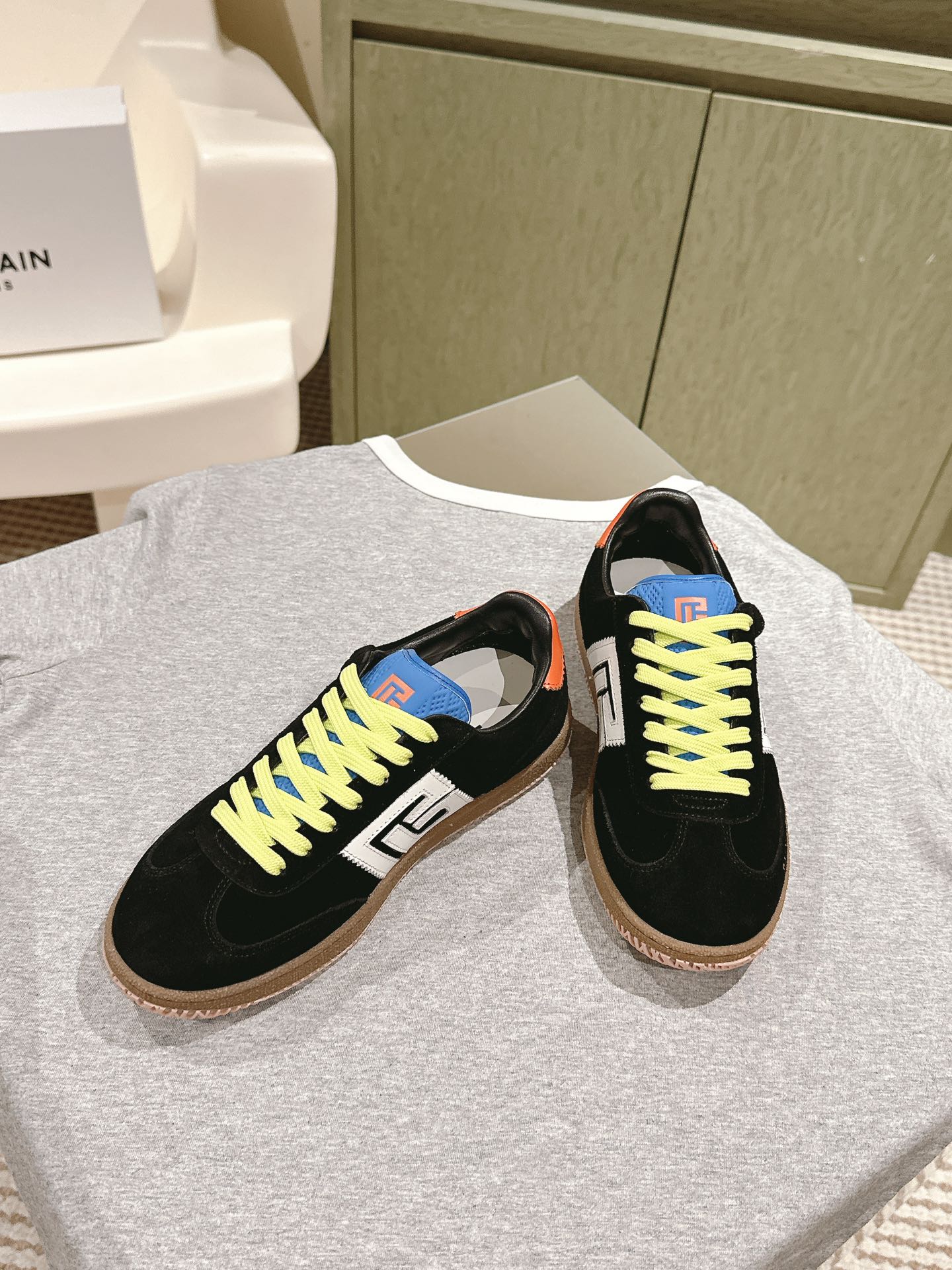 КРОСІВКИ BALMAIN 26S З ЧОРНОЇ ЗАМШІ