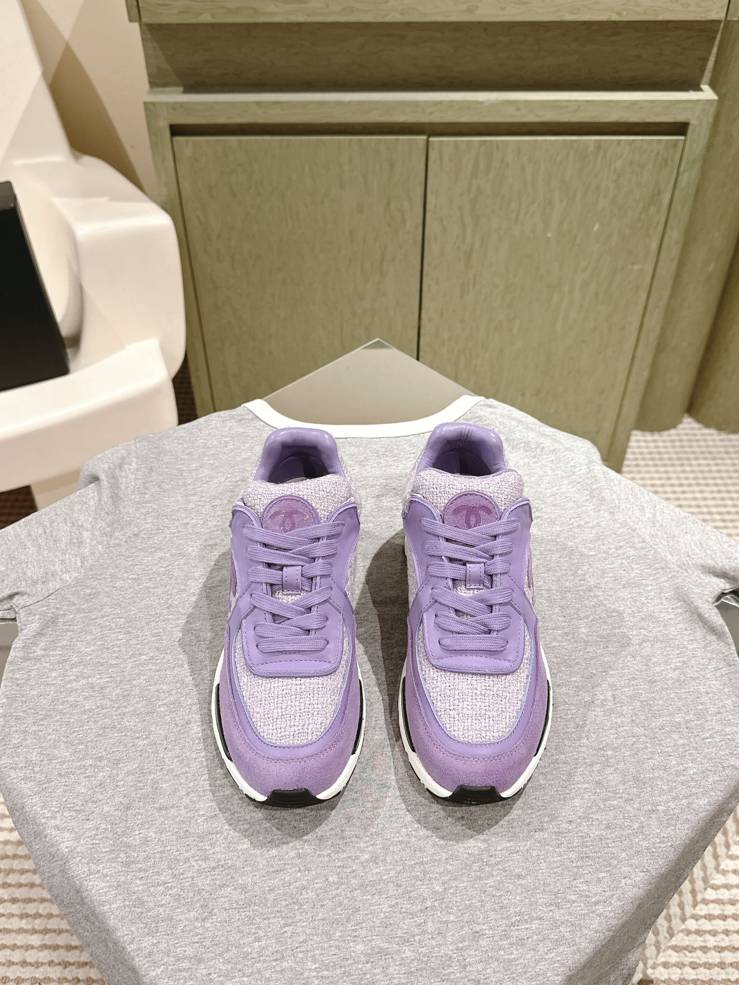 TRAINERS IN LIGHT PURPLE SUEDE AND CALFSKIN - 35