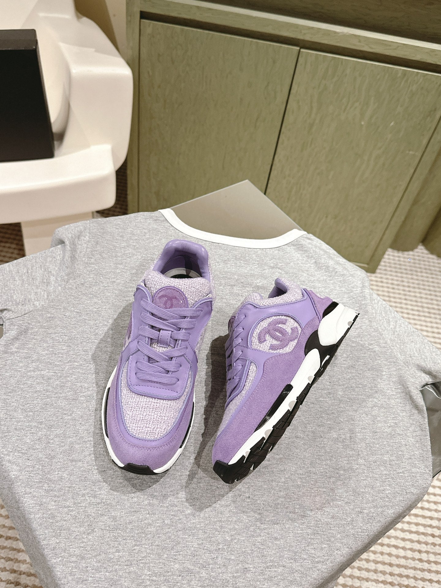 TRAINERS IN LIGHT PURPLE SUEDE AND CALFSKIN - 35