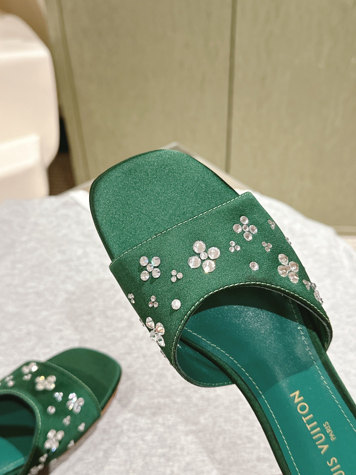 LV WOMEN FLAT MULE IN GREEN FOREST SATIN WITH RHINESTONE - 35