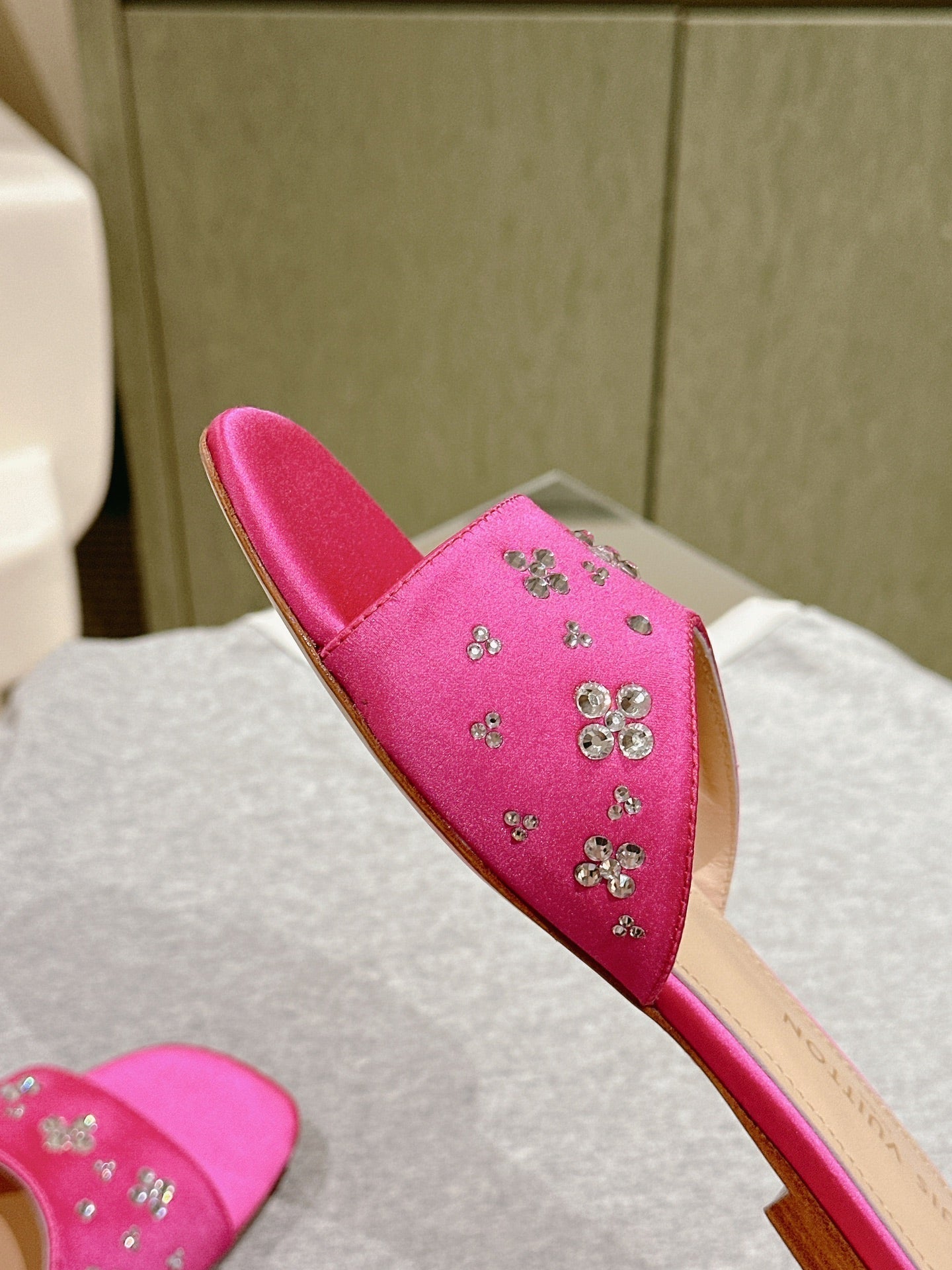 LV WOMEN FLAT MULE IN DEEP PINK SATIN WITH RHINESTONE - 35