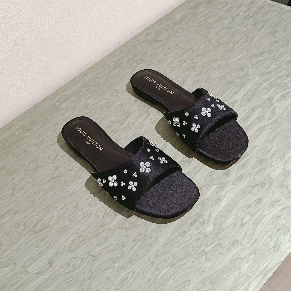LV WOMEN FLAT MULE IN BLACK SATIN WITH RHINESTONE - 35