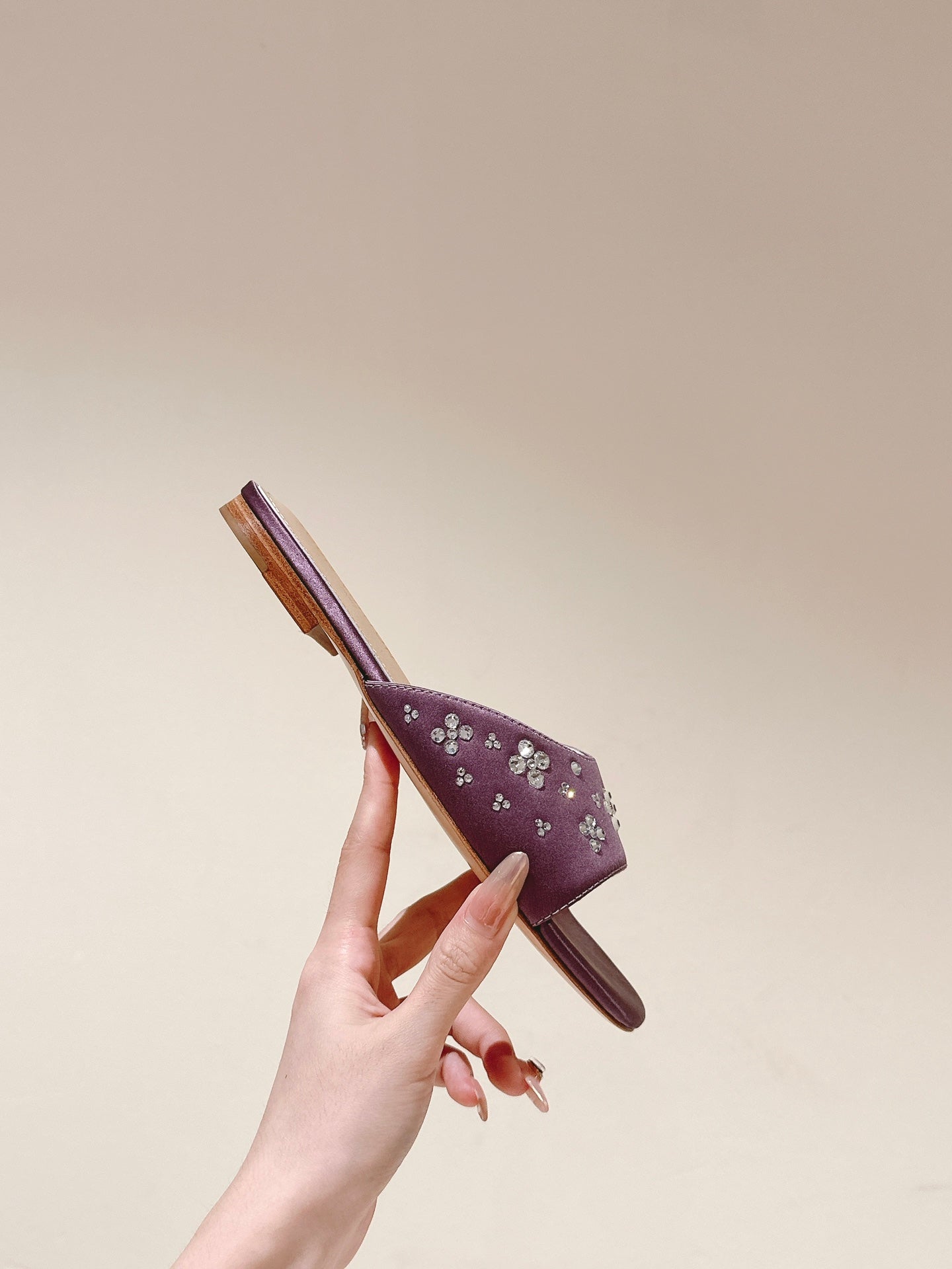 LV WOMEN FLAT MULE IN MAUVE PURPLE SATIN WITH RHINESTONE - 35
