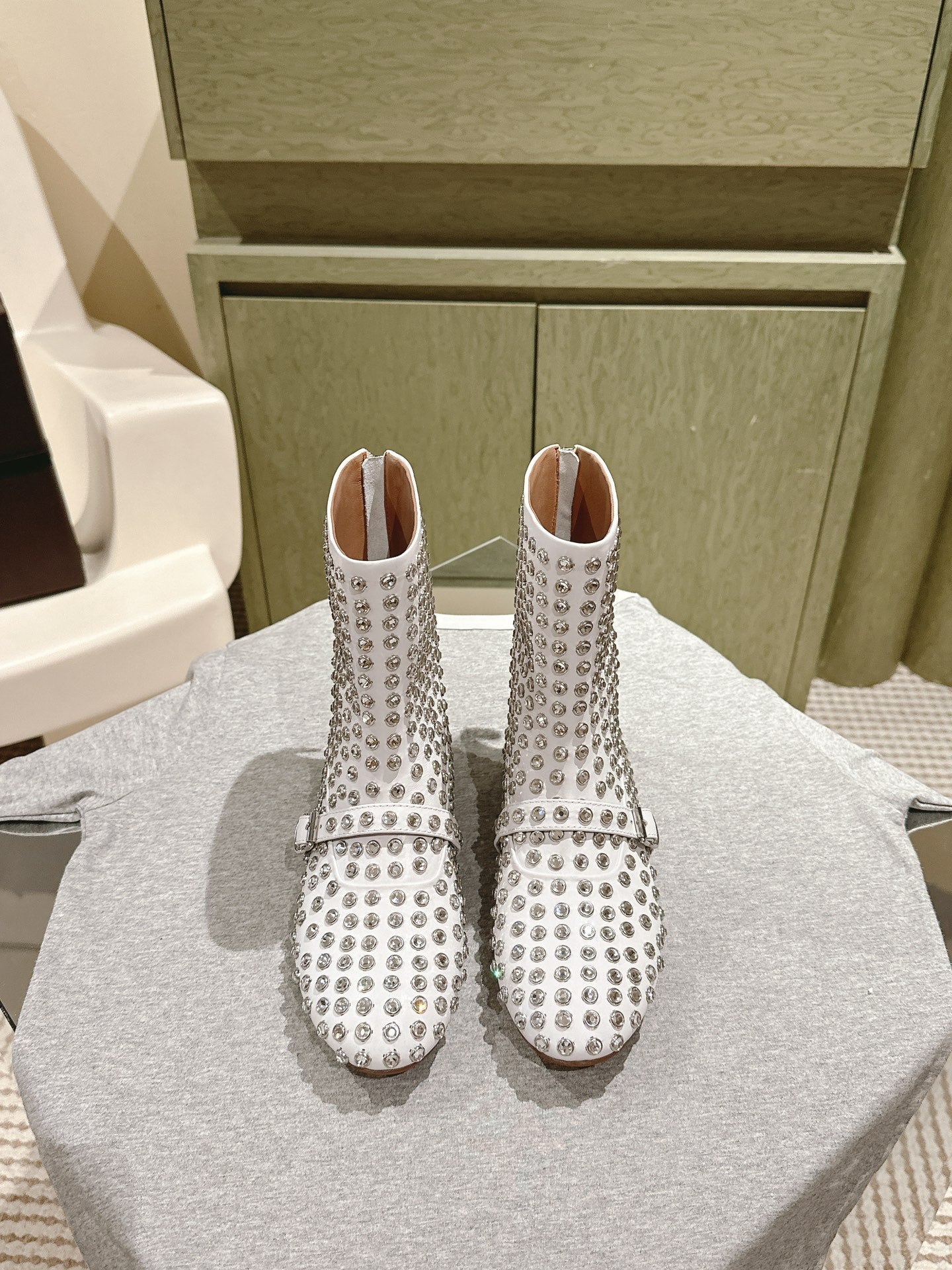 ALAIA SHORT BOOTS IN WHITE LAMBSKIN ATTACH RHINSTONES - 35