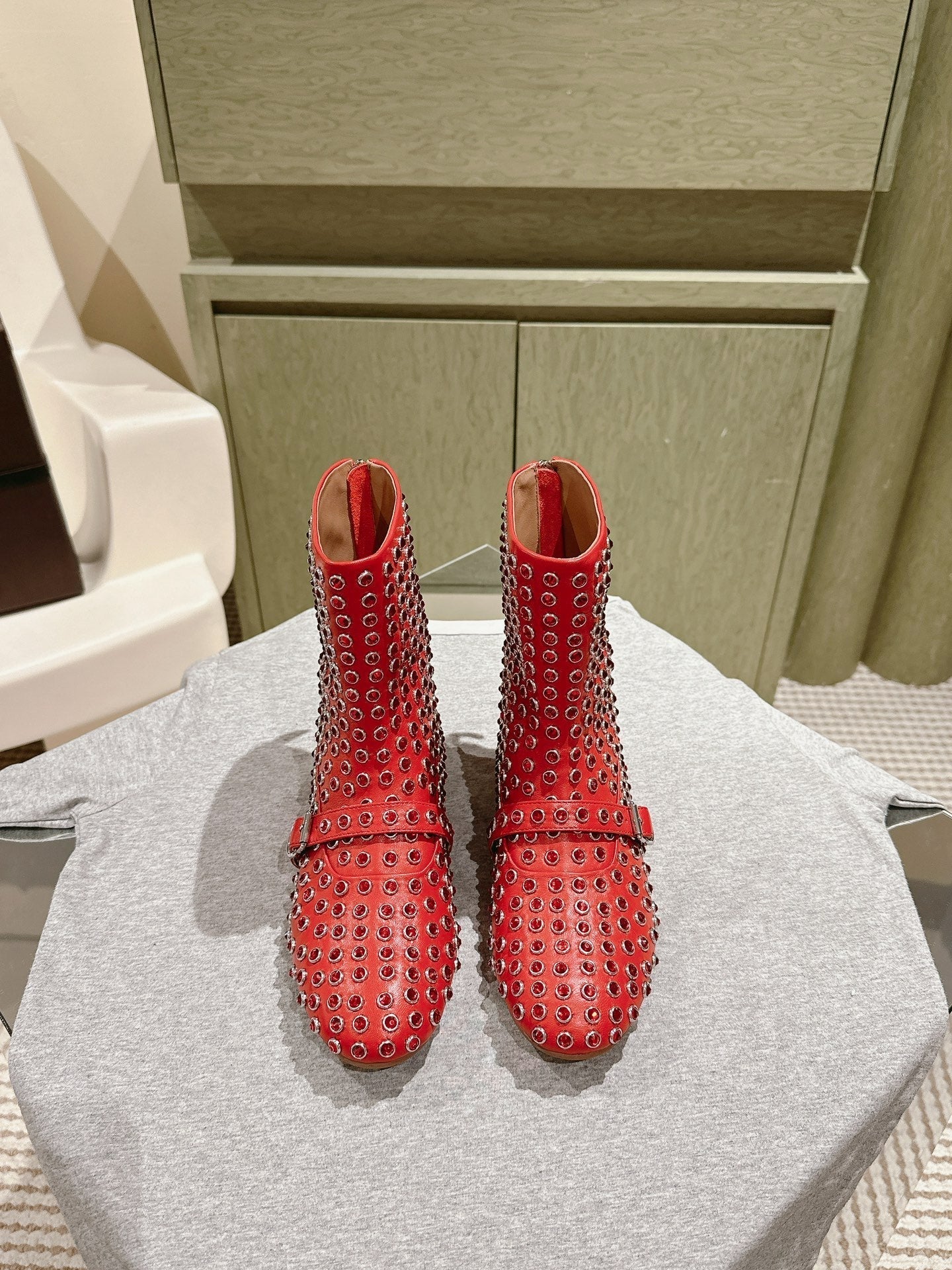 ALAIA SHORT BOOTS IN CHERRY RED LAMBSKIN ATTACH RHINSTONES - 35