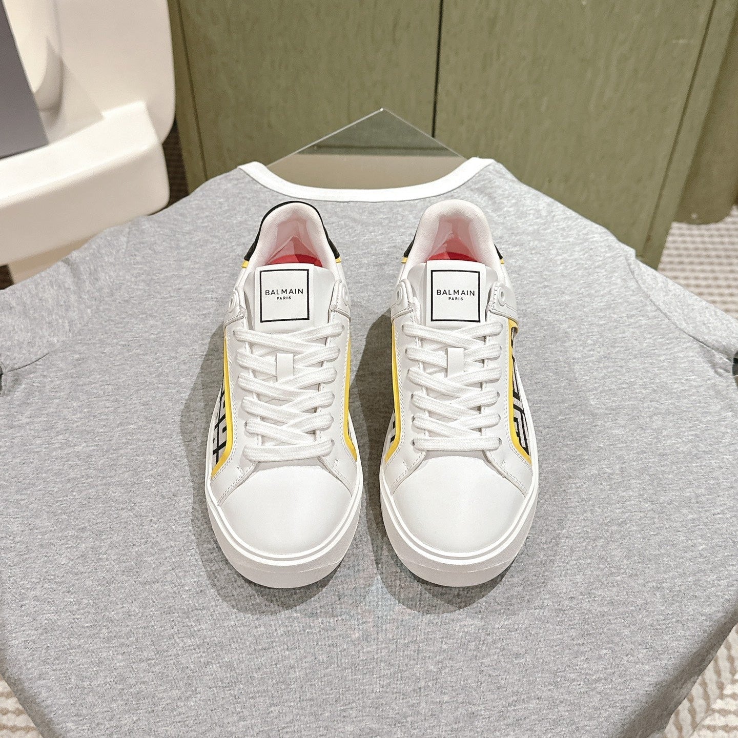 КРОСІВКИ BALMAIN 26S З БІЛОЇ ТЕЛЯЧОЇ ШКІРИ ТА БЕЖЕВОГО ПОЛОТНА