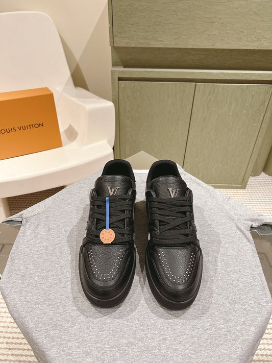КРОСІВКИ LV TRAINER З ЧОРНОЇ ТЕЛЯЧОЇ ШКІРИ - 35