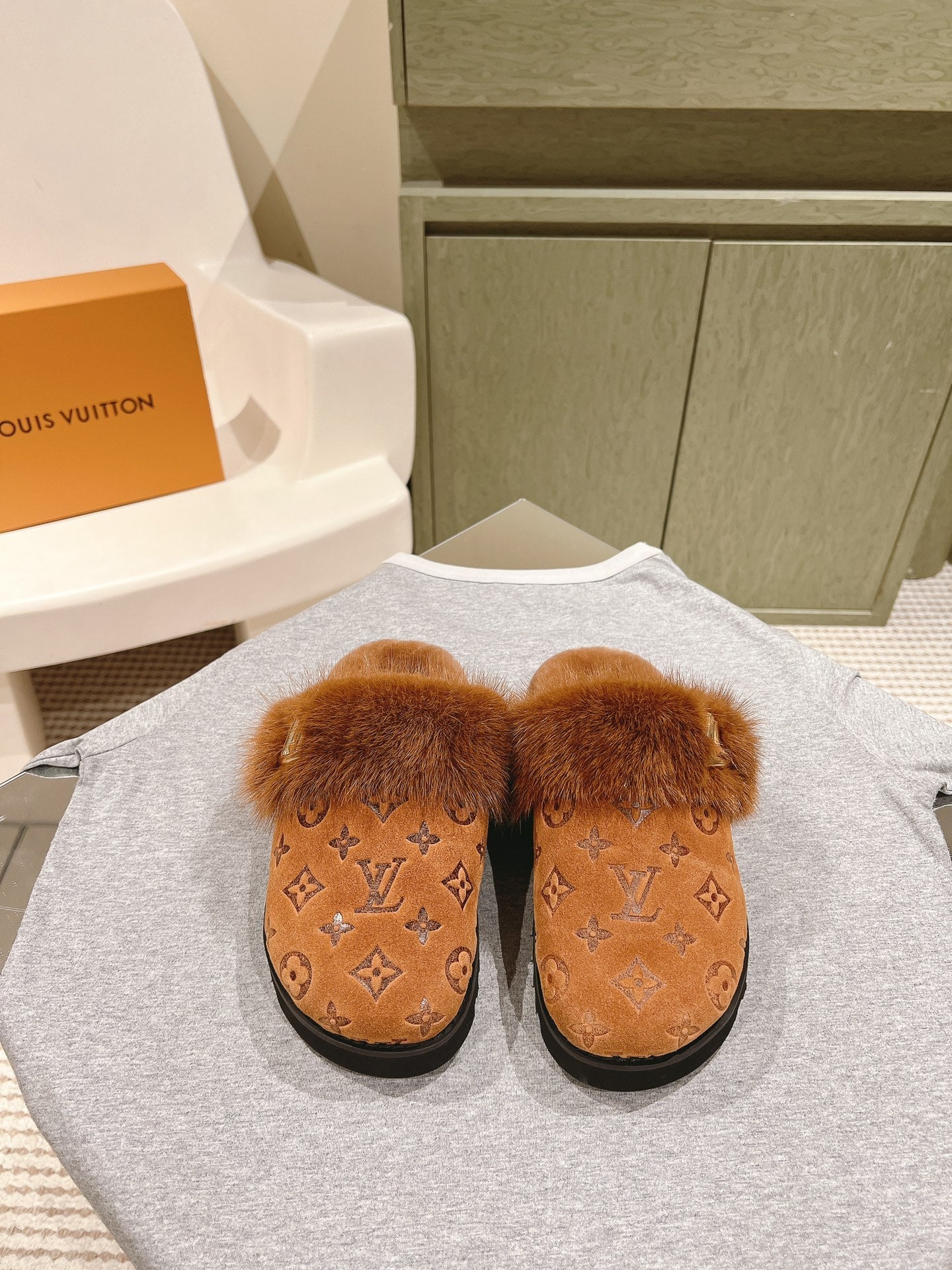 COSY FLAT COMFORT CLOG IN BRONZE BROWN MONOGRAM LAMB WOOL AND MINK FUR - 35