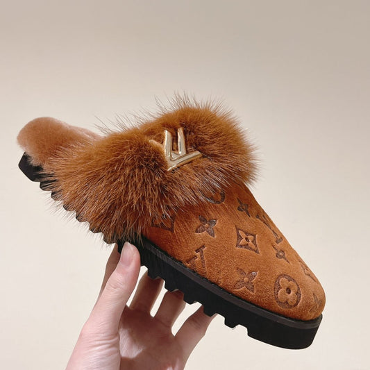 COSY FLAT COMFORT CLOG IN BRONZE BROWN MONOGRAM LAMB WOOL AND MINK FUR - 35