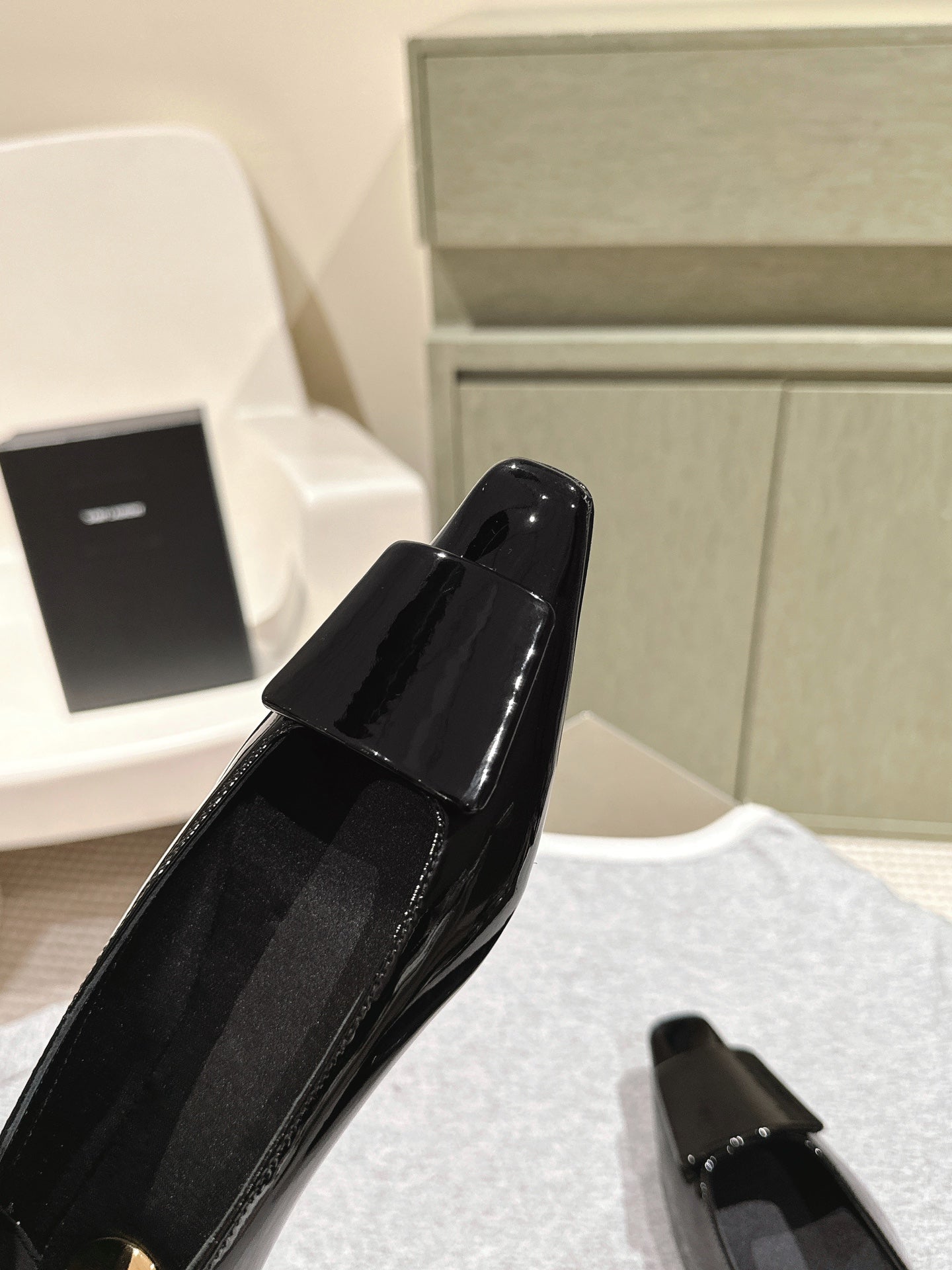 BALLERINA FLATS IN BLACK PATENT CALFSKIN - 35