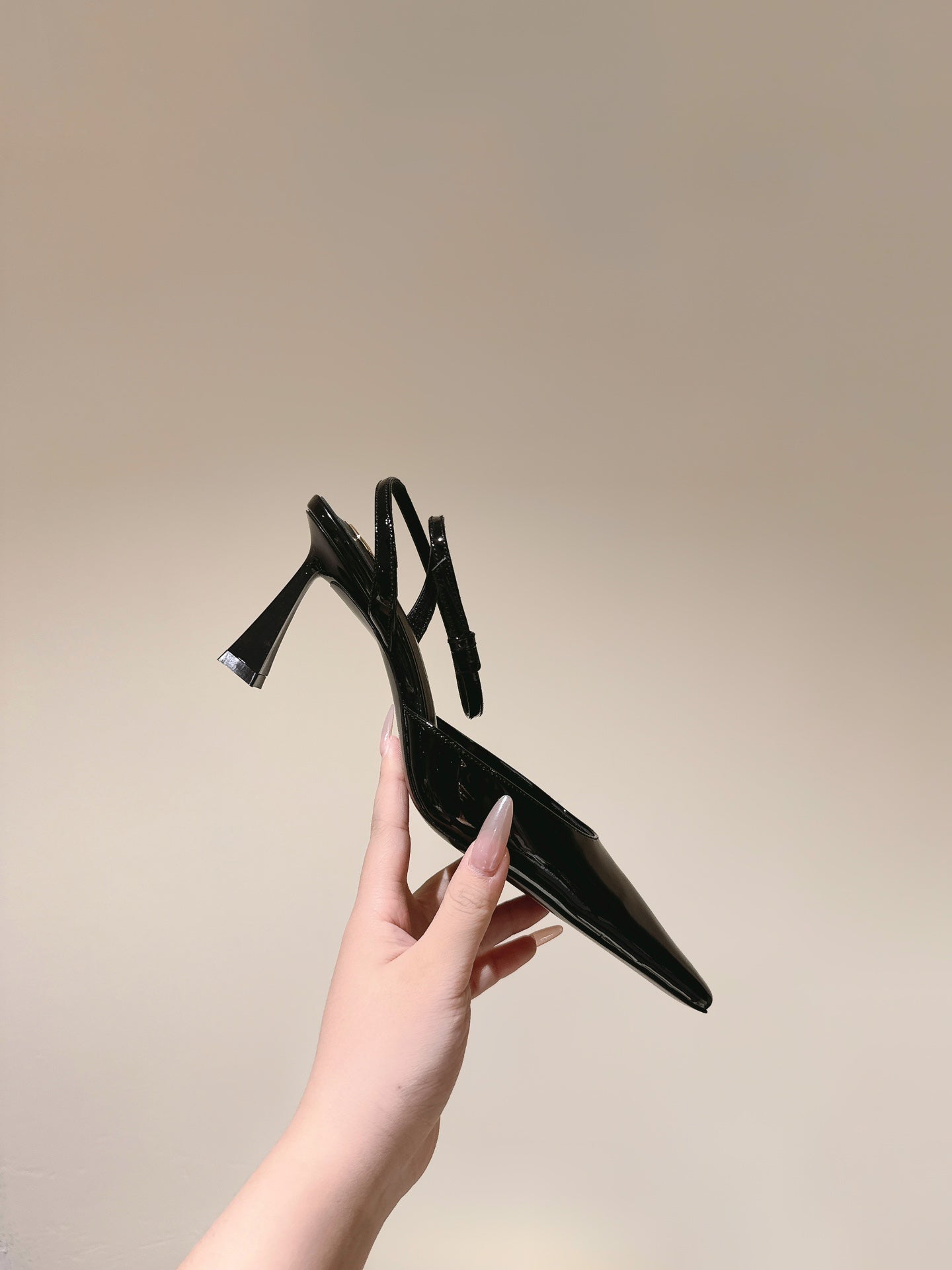 AIMÉE HIGH 8 CM SLINGBACK PUMPS IN BLACK PATENT CALFSKIN - 35