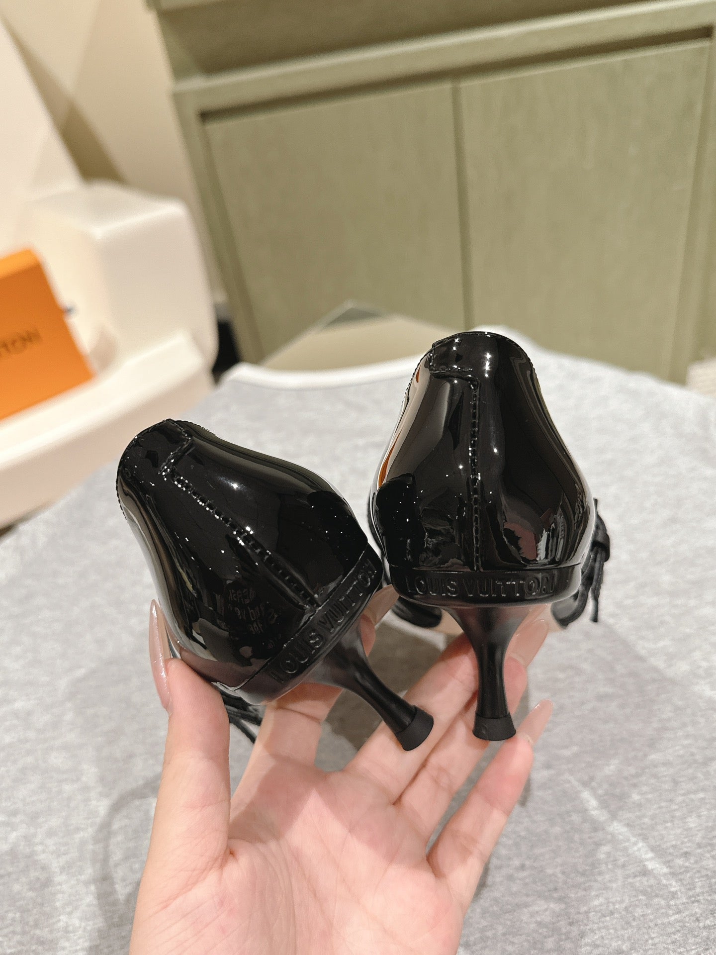HIGH PUMP 45MM IN BLACK CALFSKIN WITH BLACK STRAPS - 35