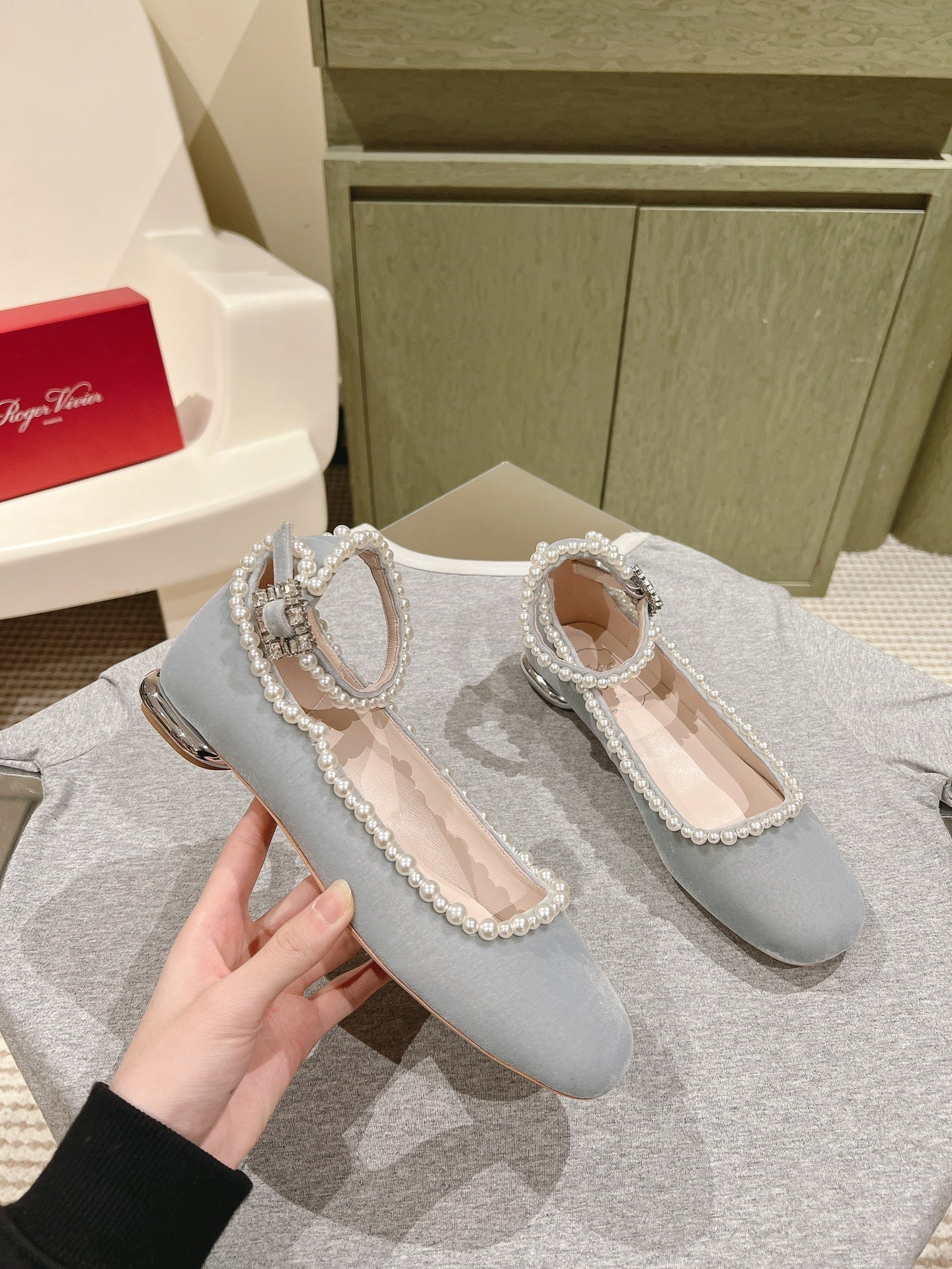 BALLERINAS MARY JANE IN GRAY SUEDE WITH PEARL TRIM - 35