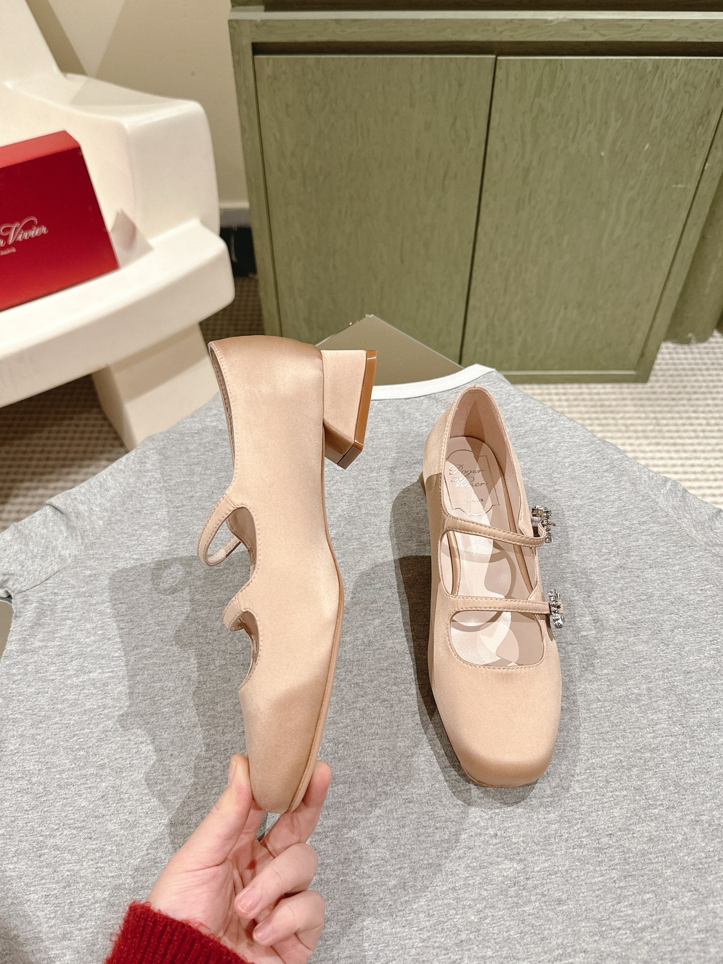 TRÈS VIVIER MARY JANE DOUBLE-STRAP IN NUDE SILK - 35