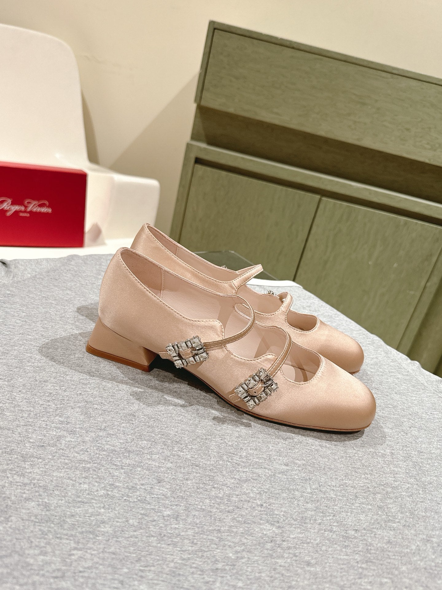 TRÈS VIVIER MARY JANE DOUBLE-STRAP IN NUDE SILK - 35