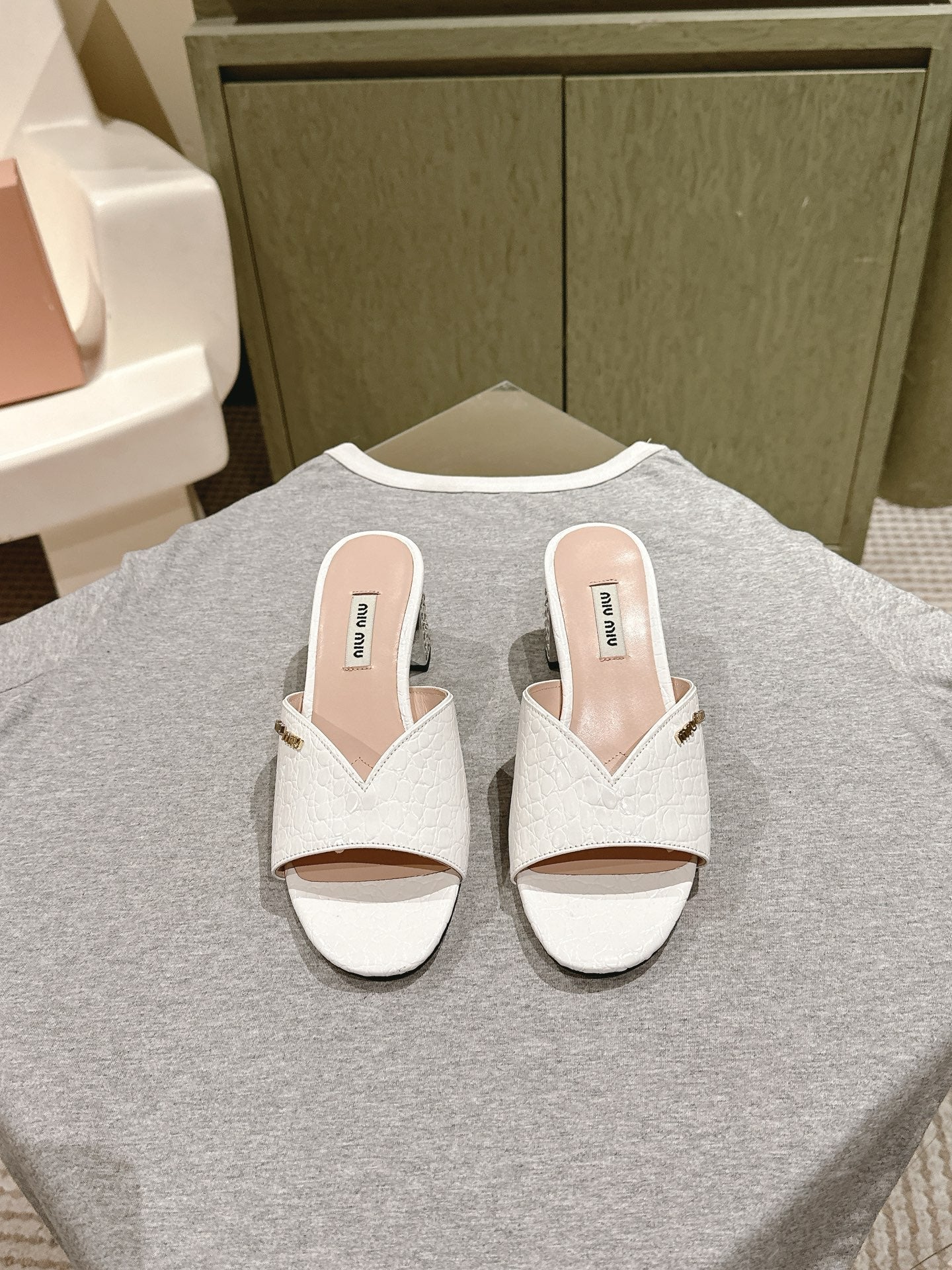 JEWELLED HEEL 55 MULE SANDALS IN WHITE CALFSKIN - 35