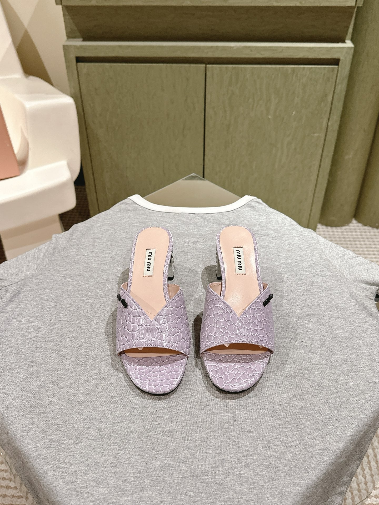 JEWELLED HEEL 55 MULE SANDALS IN PASTEL PURPLE CALFSKIN - 35