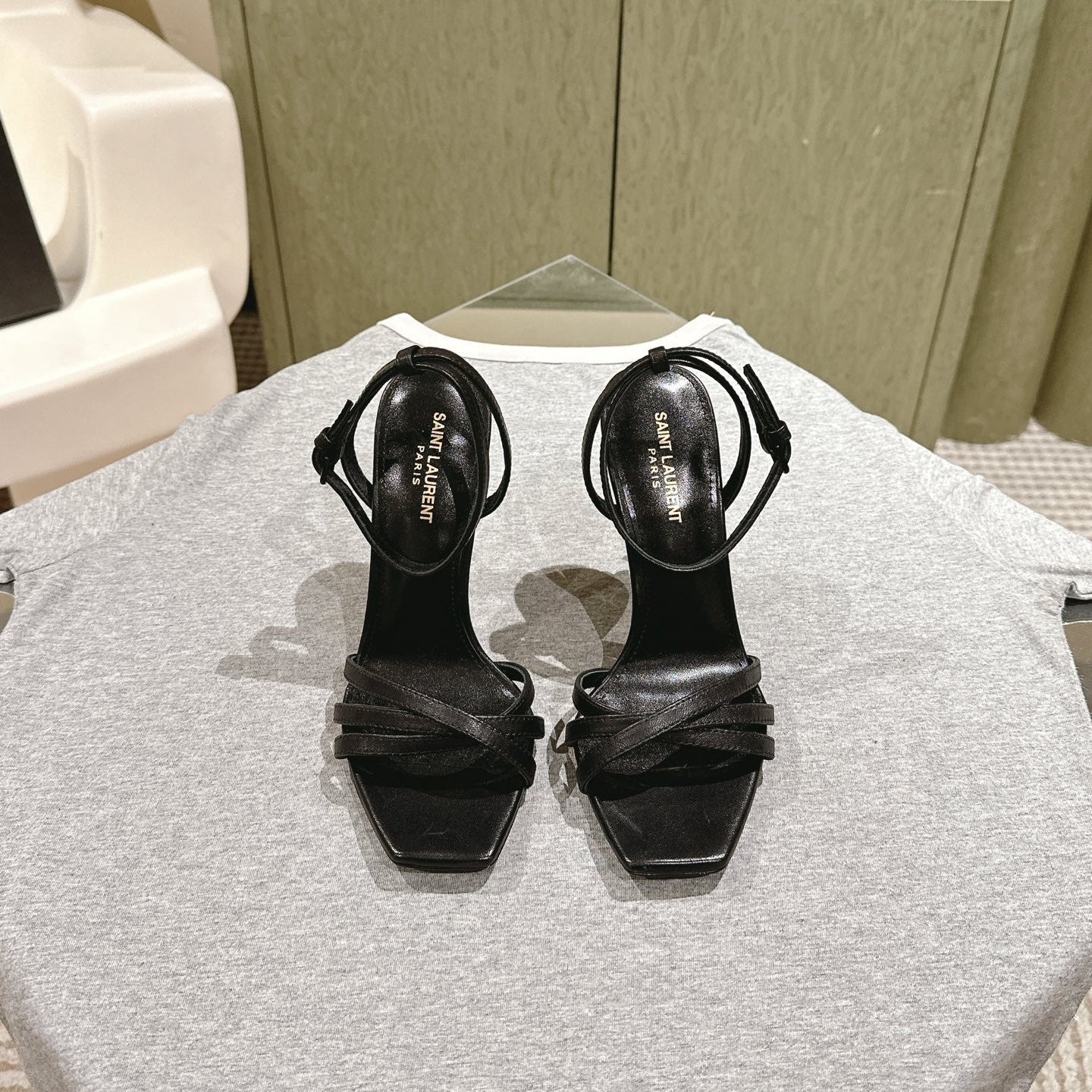 YSL 25S HIGH-HEEL SANDALS 100 MM IN BLACK LAMBSKIN WITH YSL LOGO HEEL DESIGN - 35