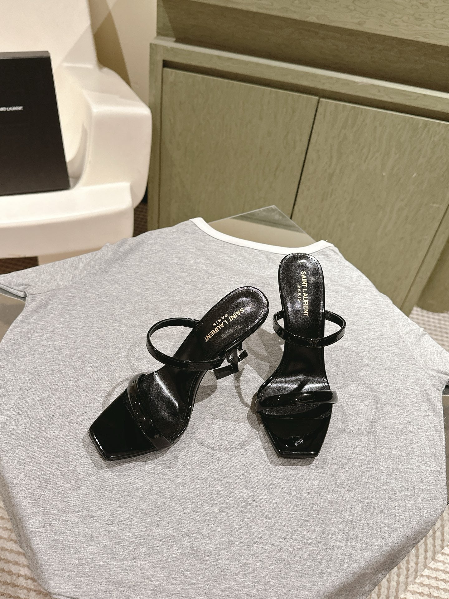 YSL 25S OPYUM HIGH-HEEL SANDALS 100 MM IN BLACK LAMBSKIN - 35