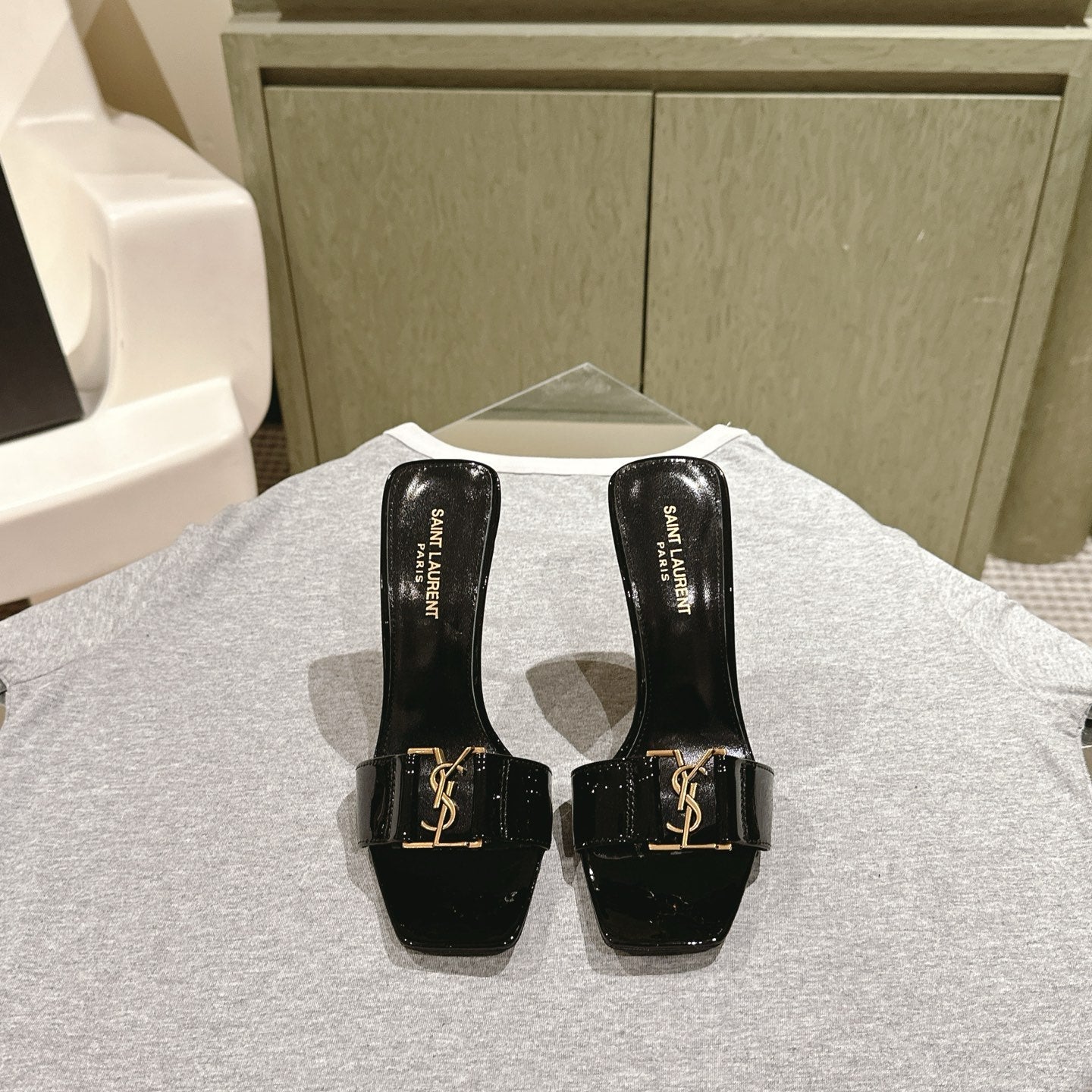 YSL 25S SQUARE-TOE HIGH-HEEL SANDALS 100 MM IN BLACK GLOSSY LAMBSKIN WITH GOLD HARDWARE - 35